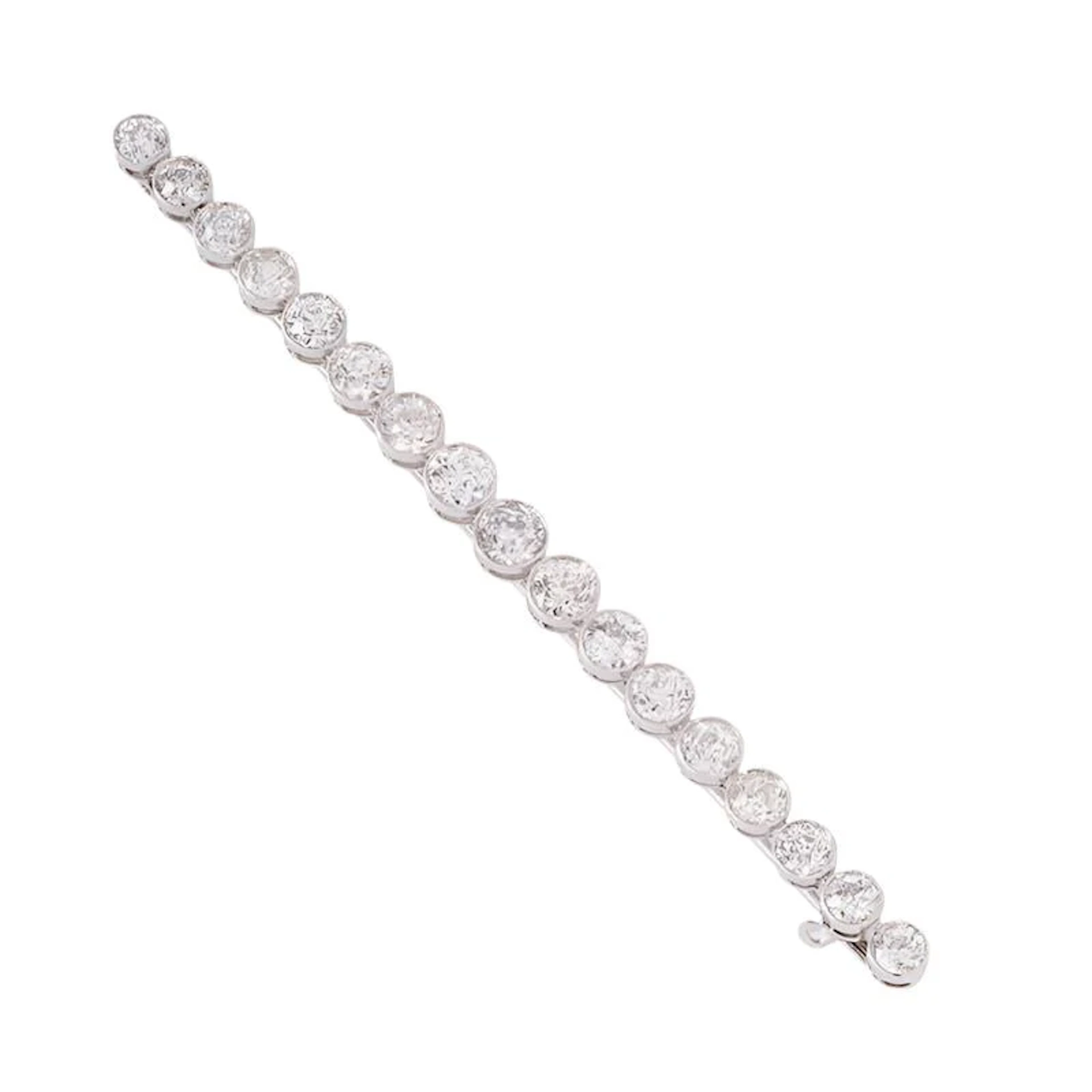 Barrette brooch in white gold and diamonds