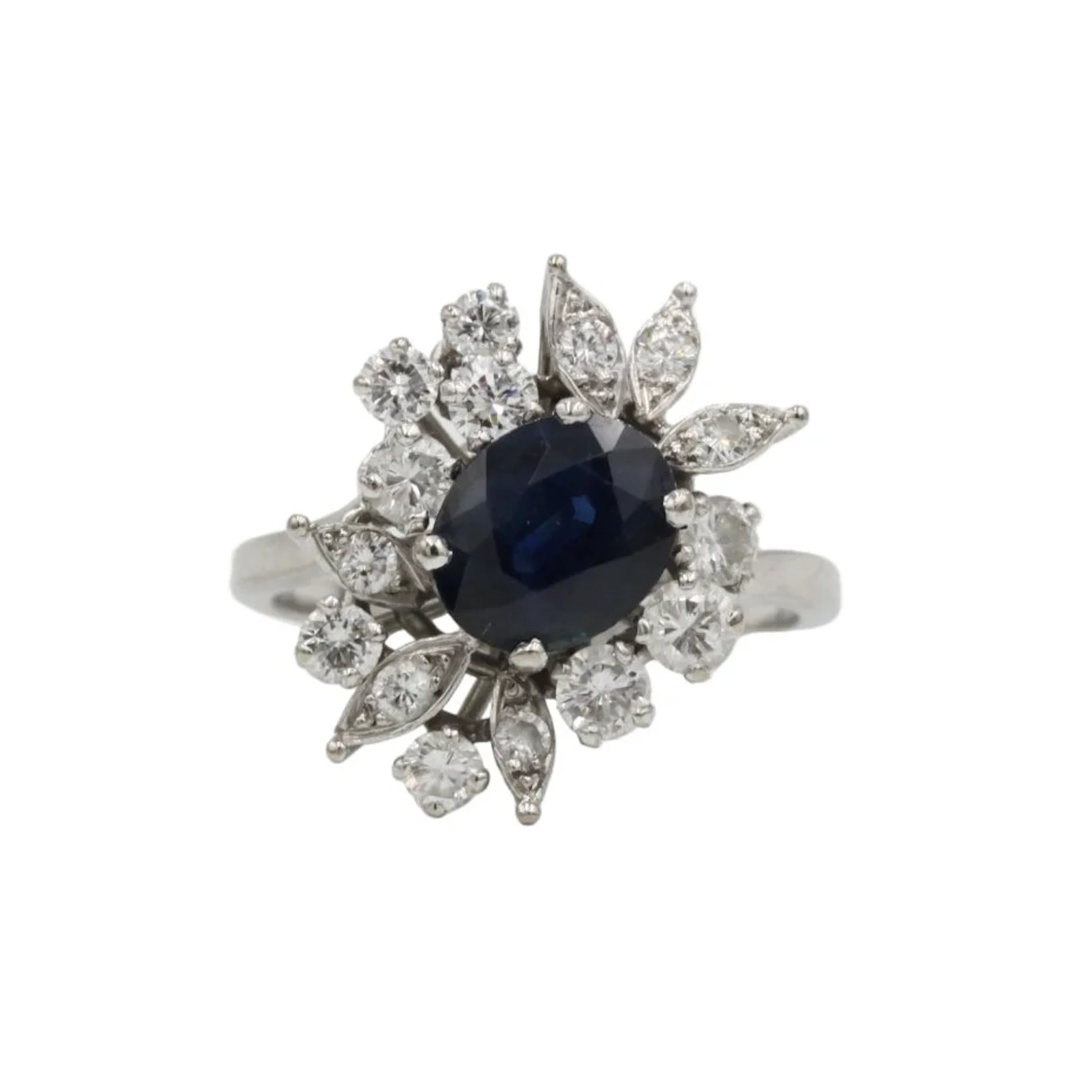 Ring Cocktail in white gold, sapphire and diamonds