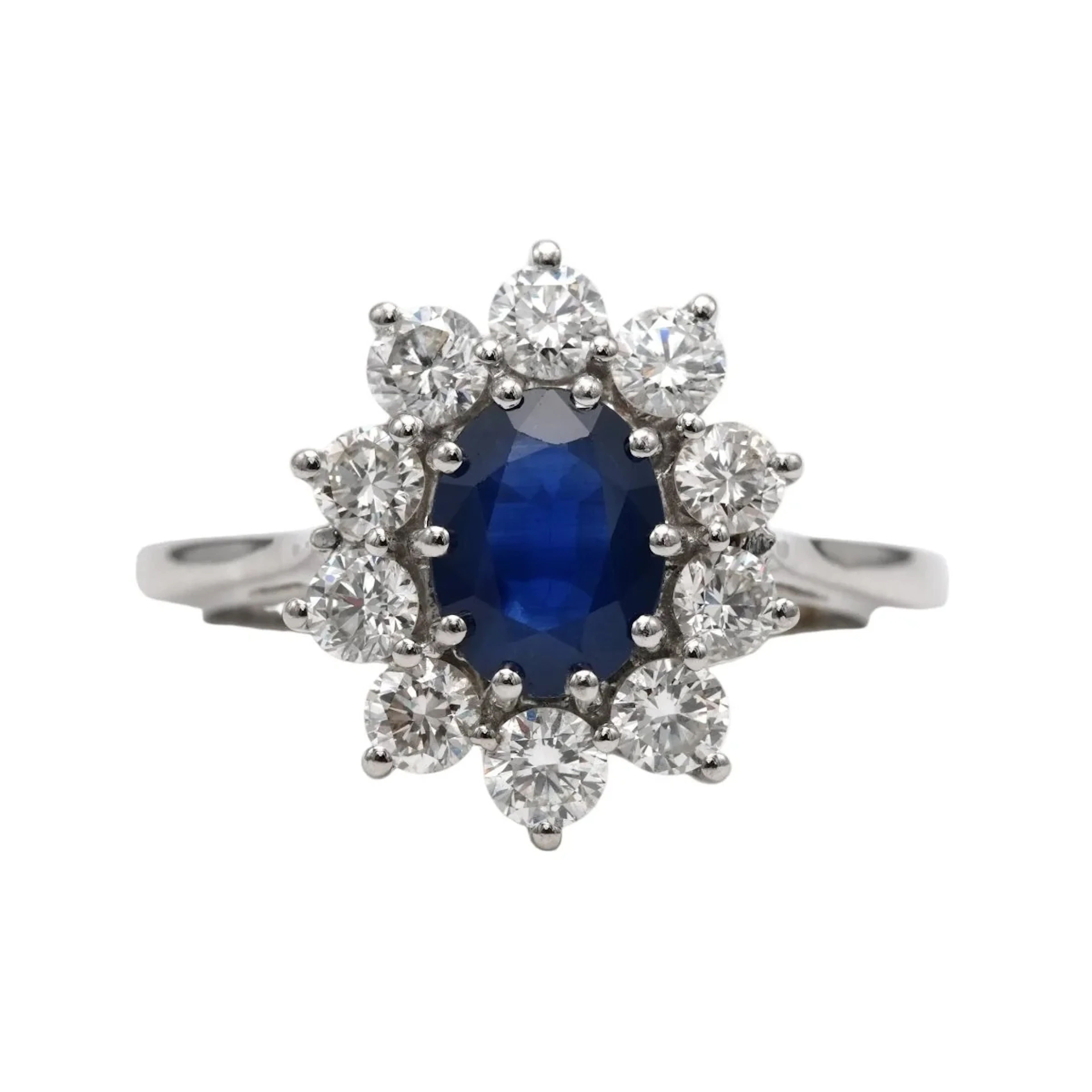 Entourage Ring in White gold, Sapphire and Diamonds