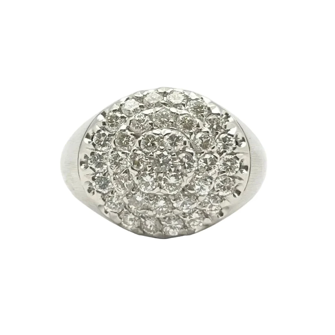 Ring Paved in white gold and diamonds.