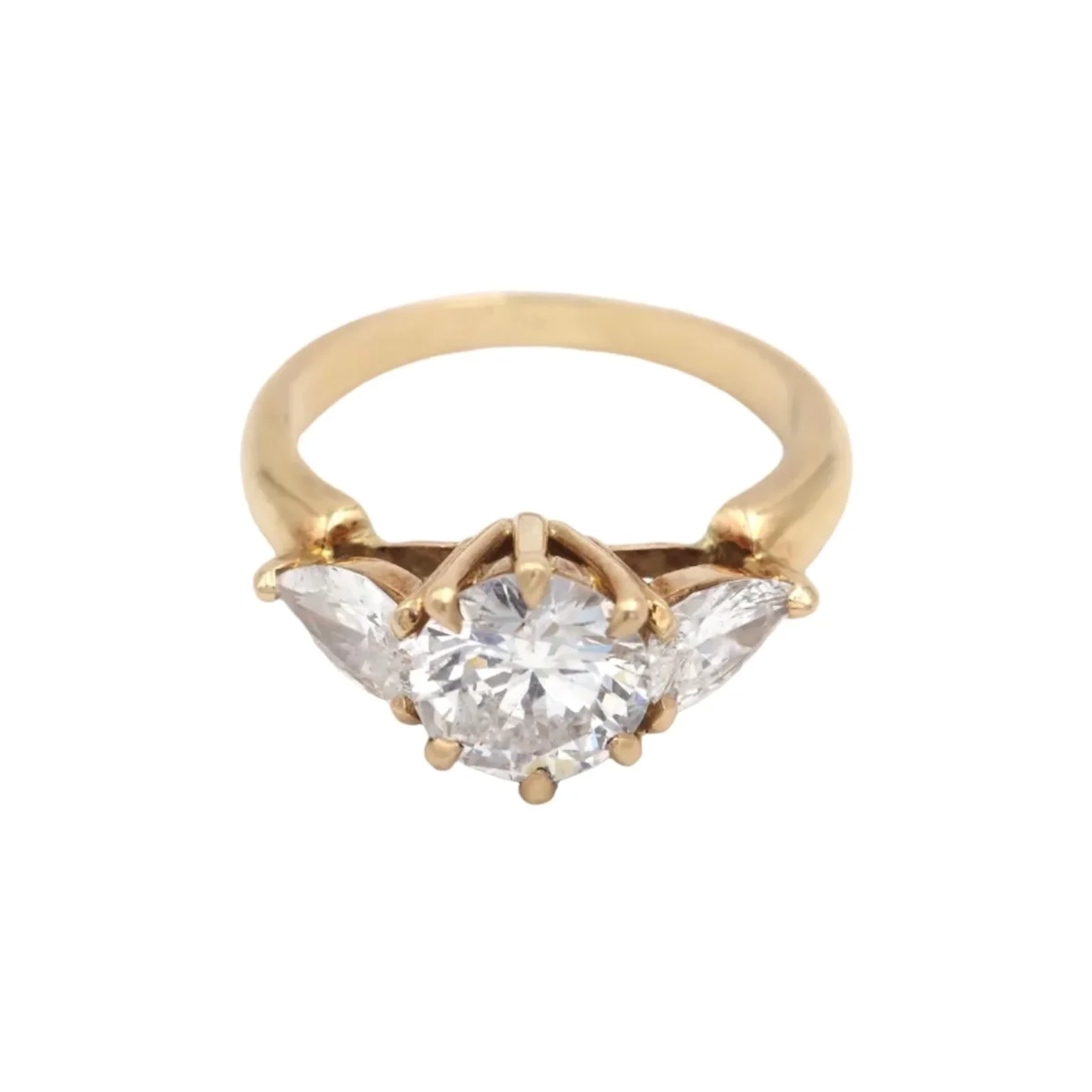 Ring at yellow gold and diamonds