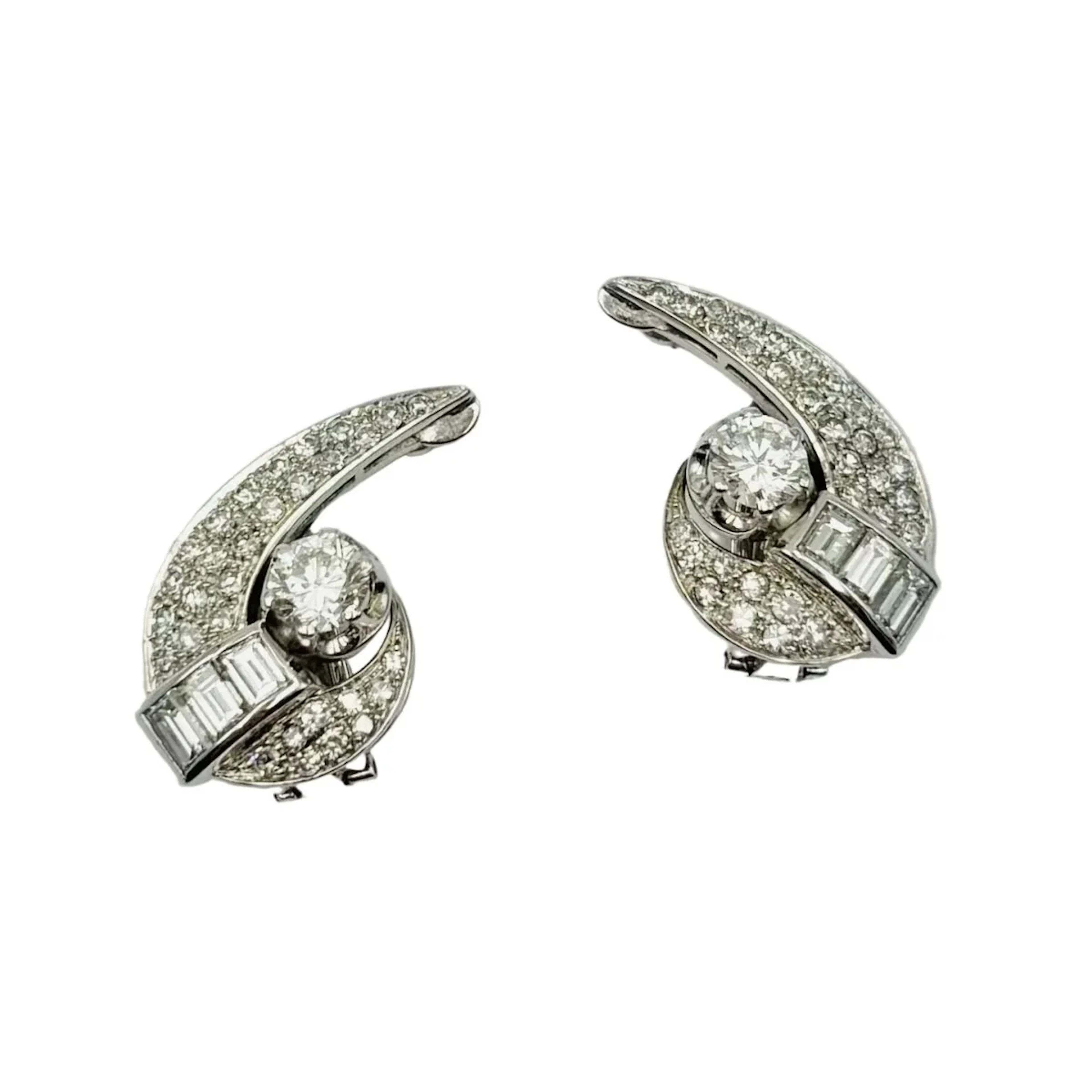 Clips Earrings in White gold, Platinum and Diamonds