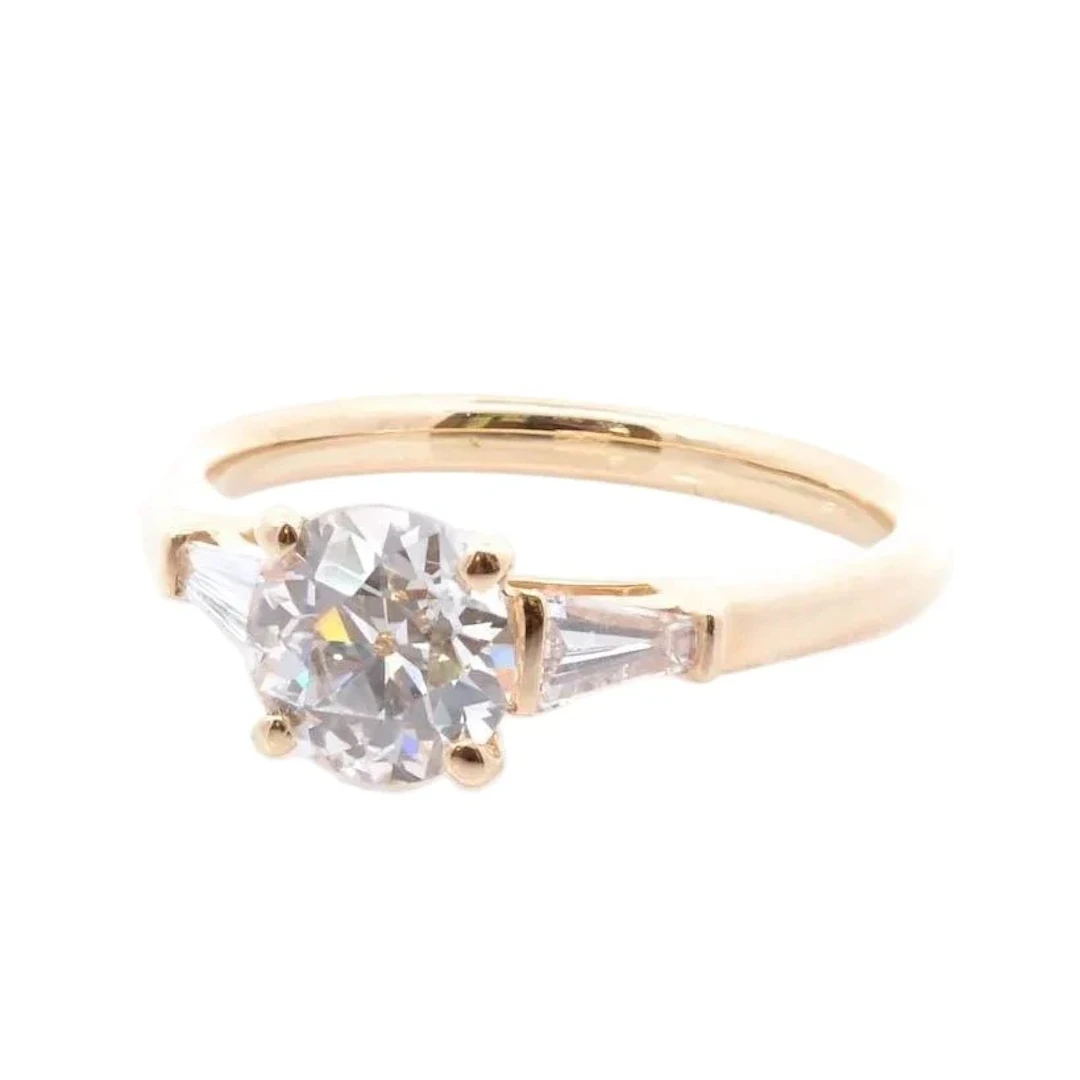 Trilogy Ring in Yellow Gold and Diamonds
