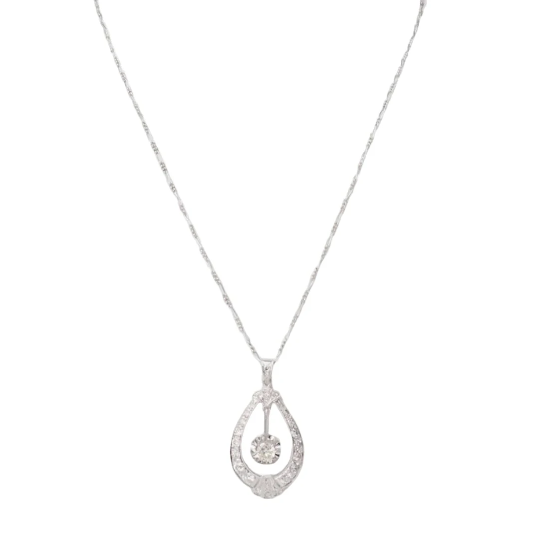 Art Deco necklace in white gold and diamonds