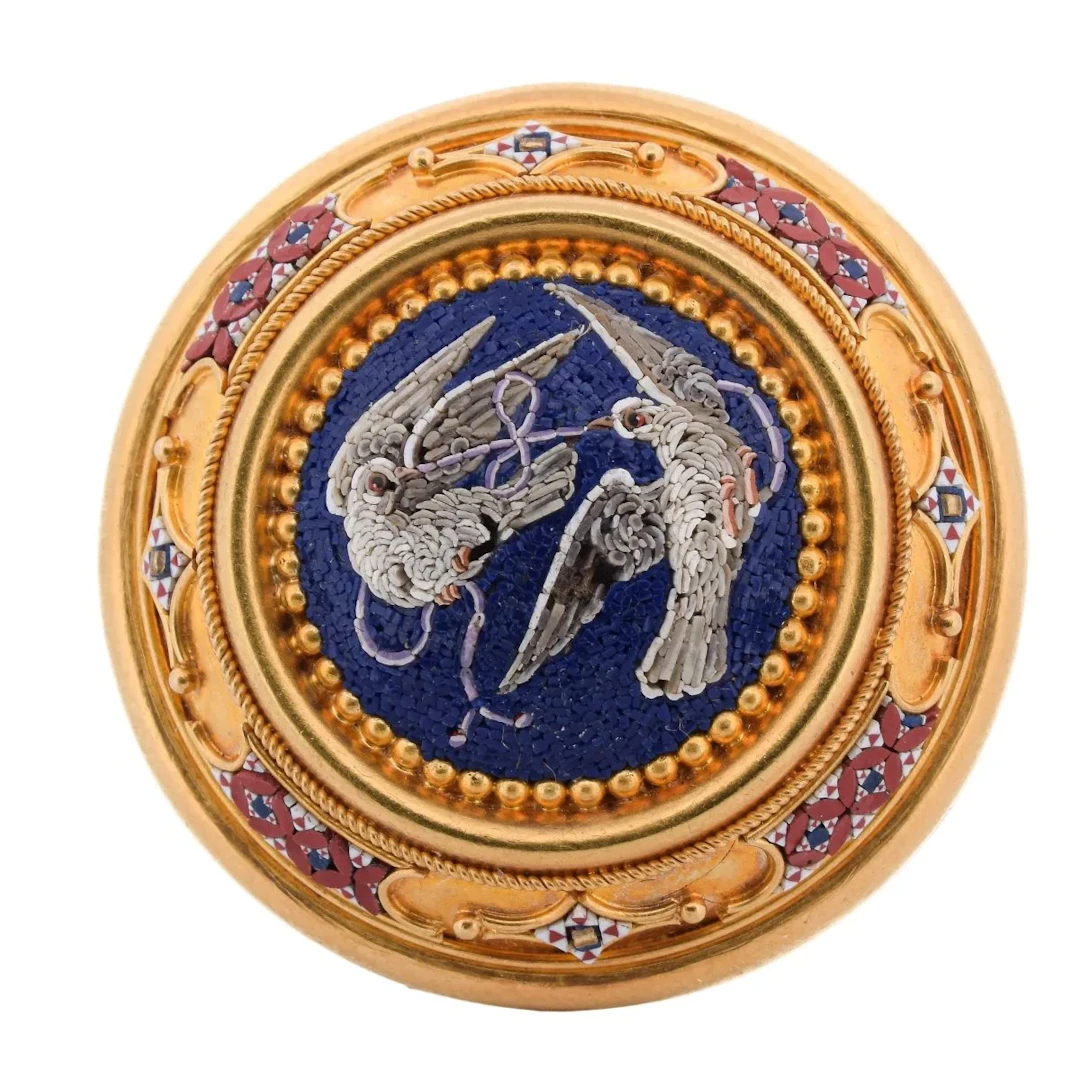 Yellow gold and Enamel Brooch Pin