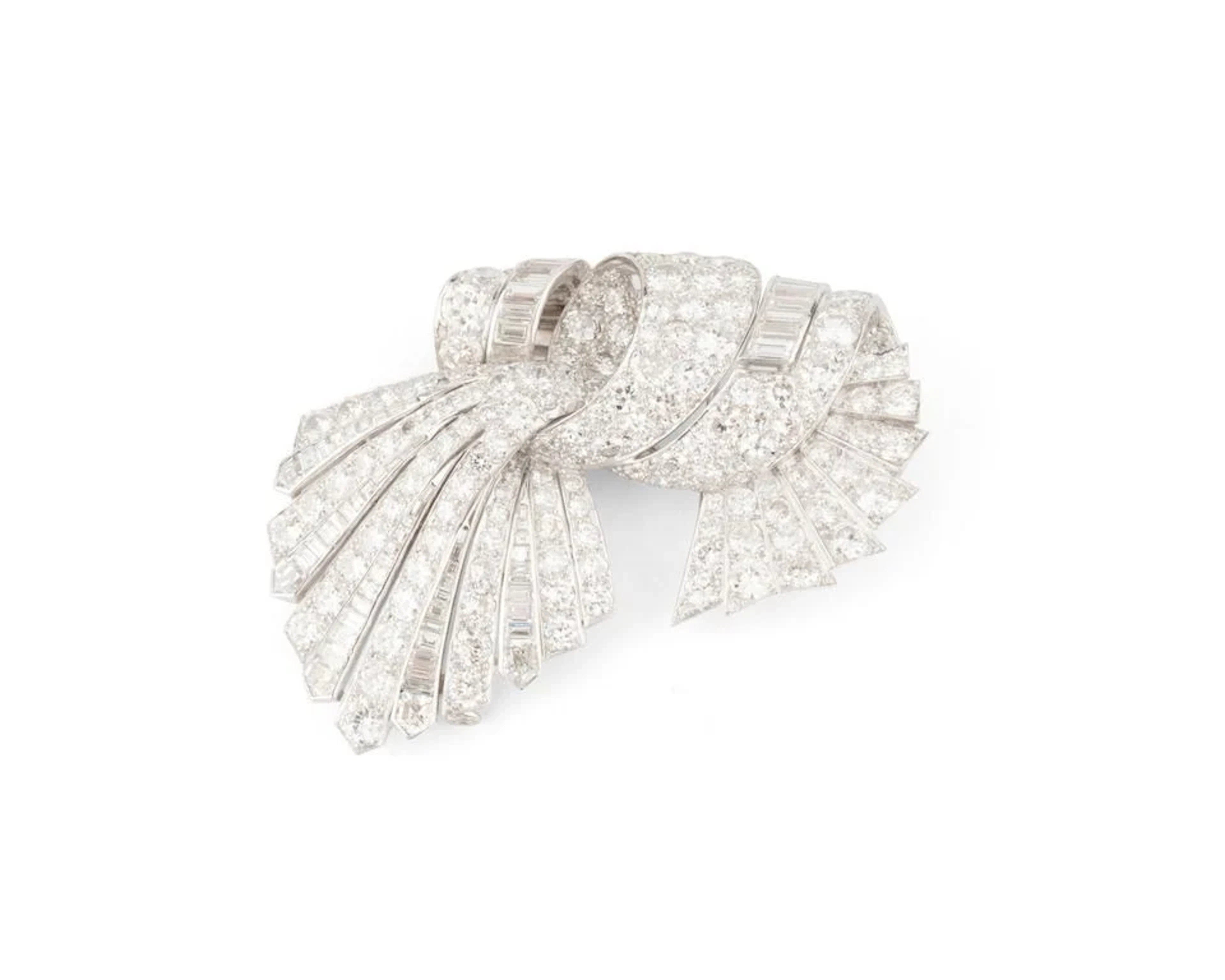 Brooch in white gold and diamonds