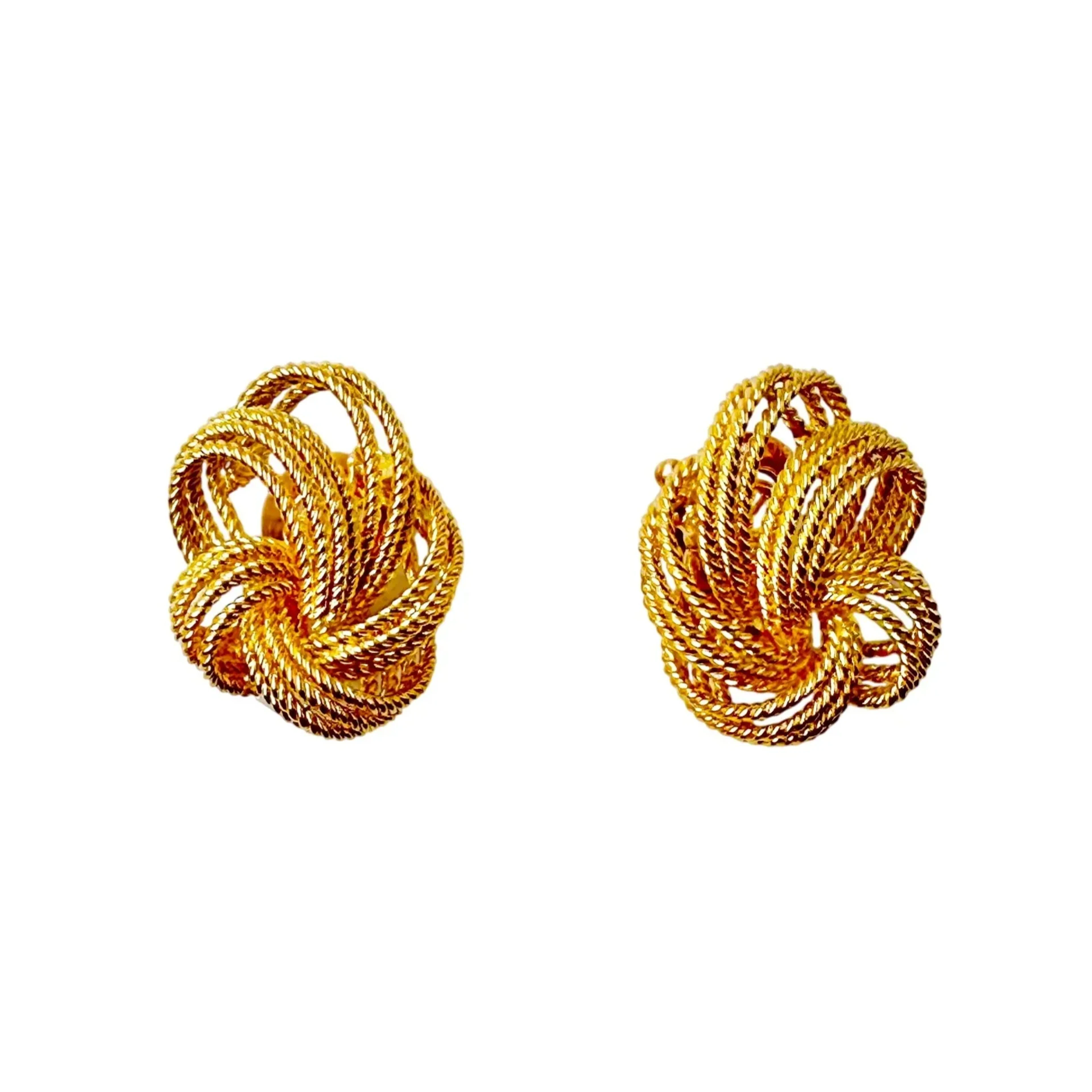 VAN CLEEF & ARPELS yellow gold earrings