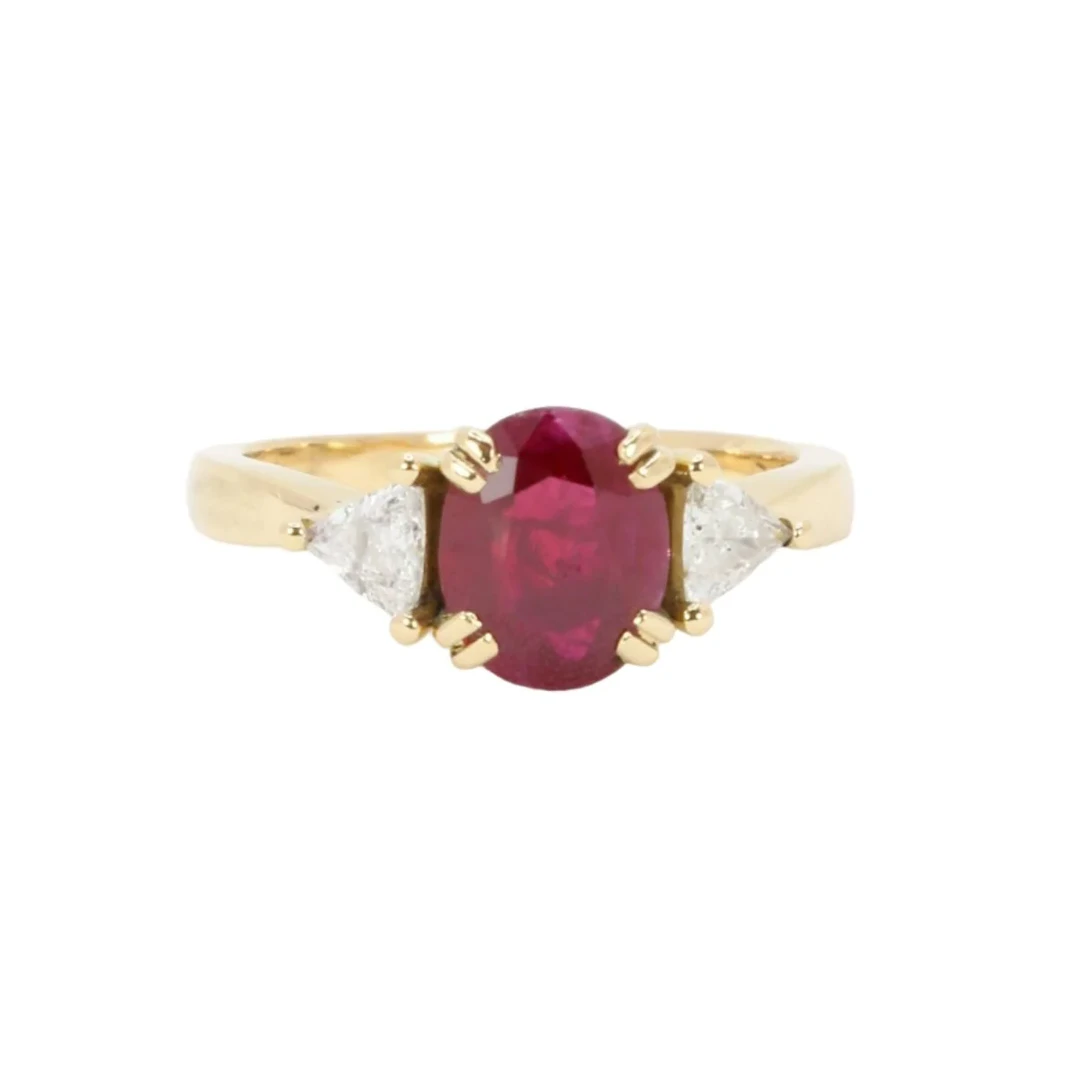 Bague Trilogie en or jaune, rubis et diamants