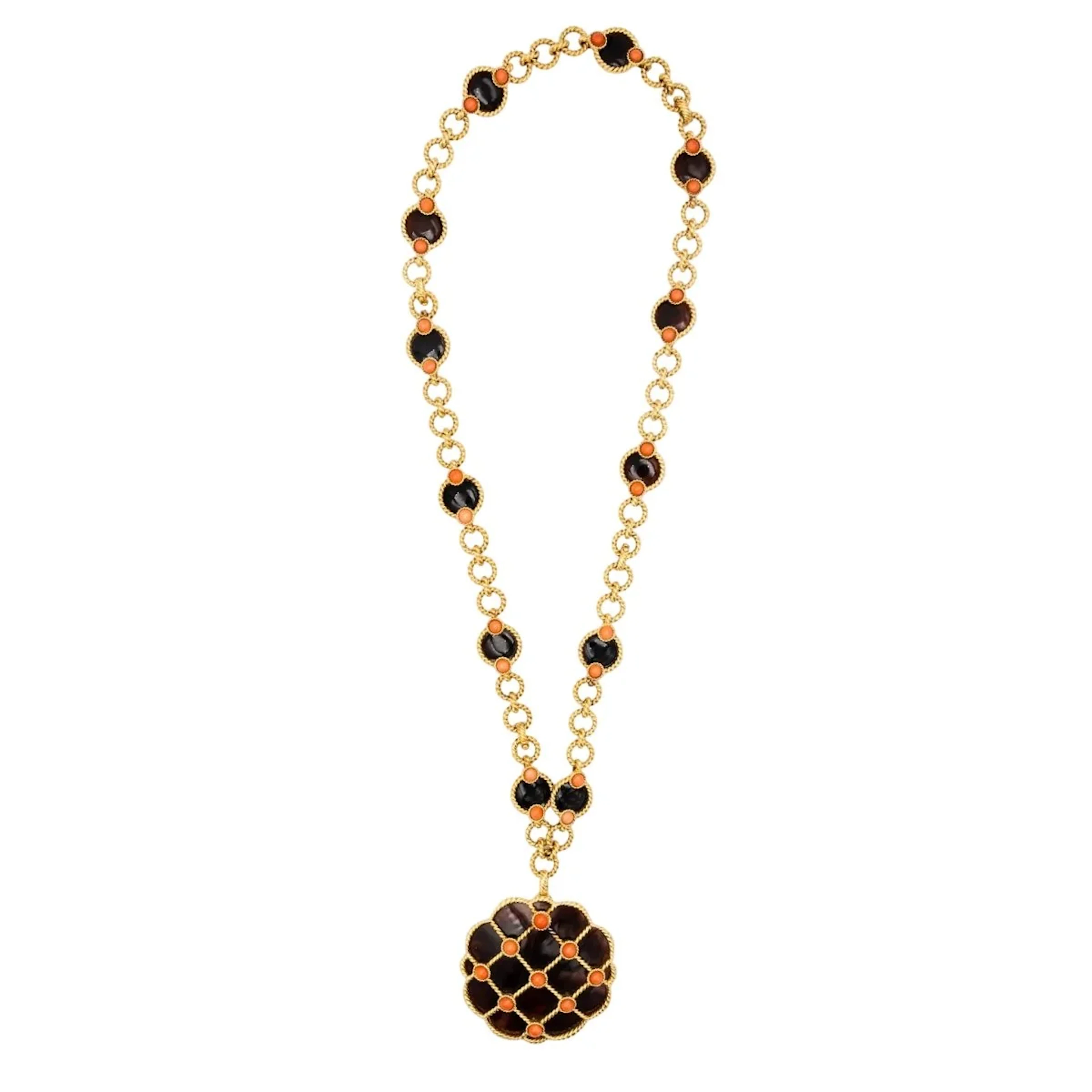 BOUCHERON Pendant Necklace in yellow gold and coral