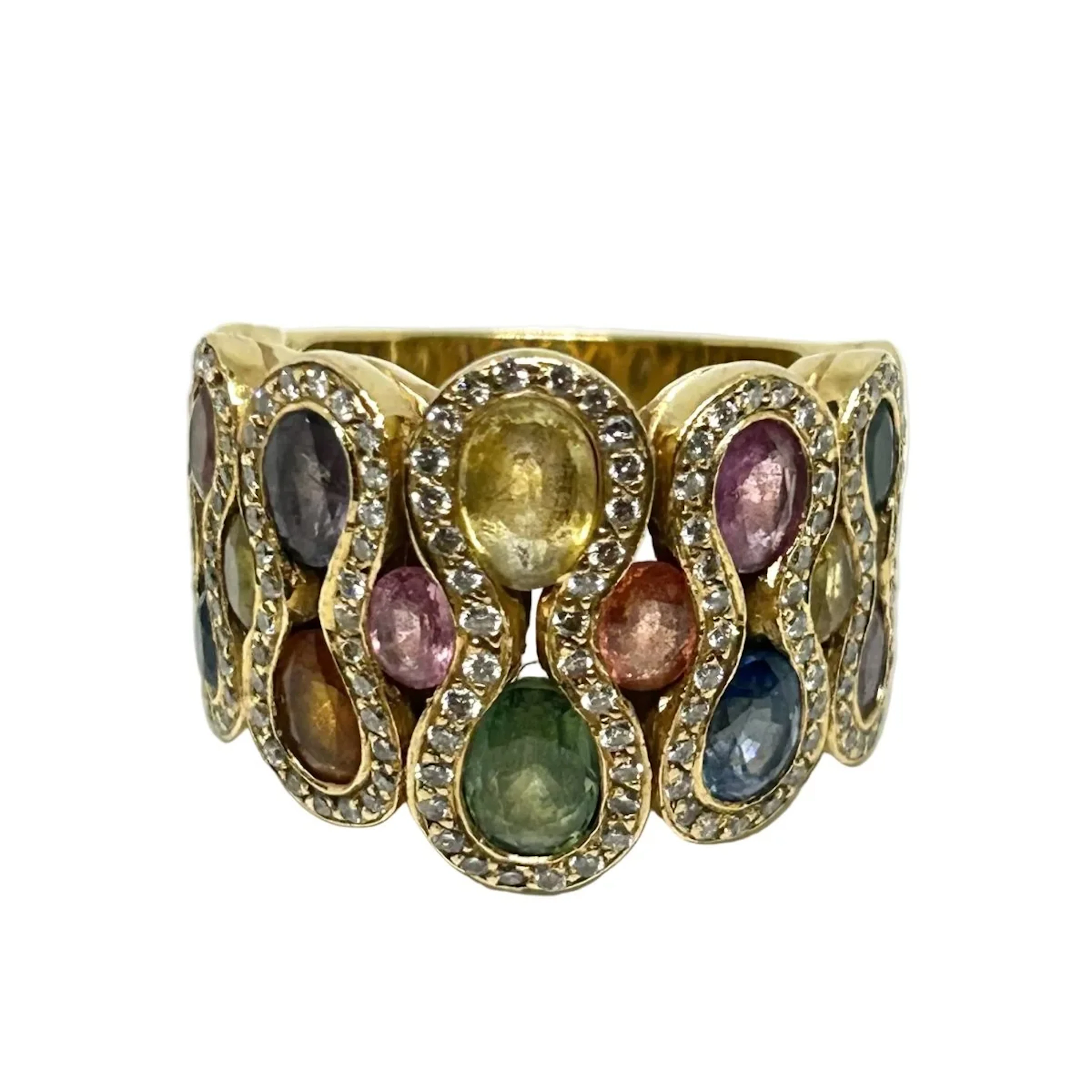 WASKOLL WAVE Cocktail Ring in yellow gold, sapphires, and diamonds