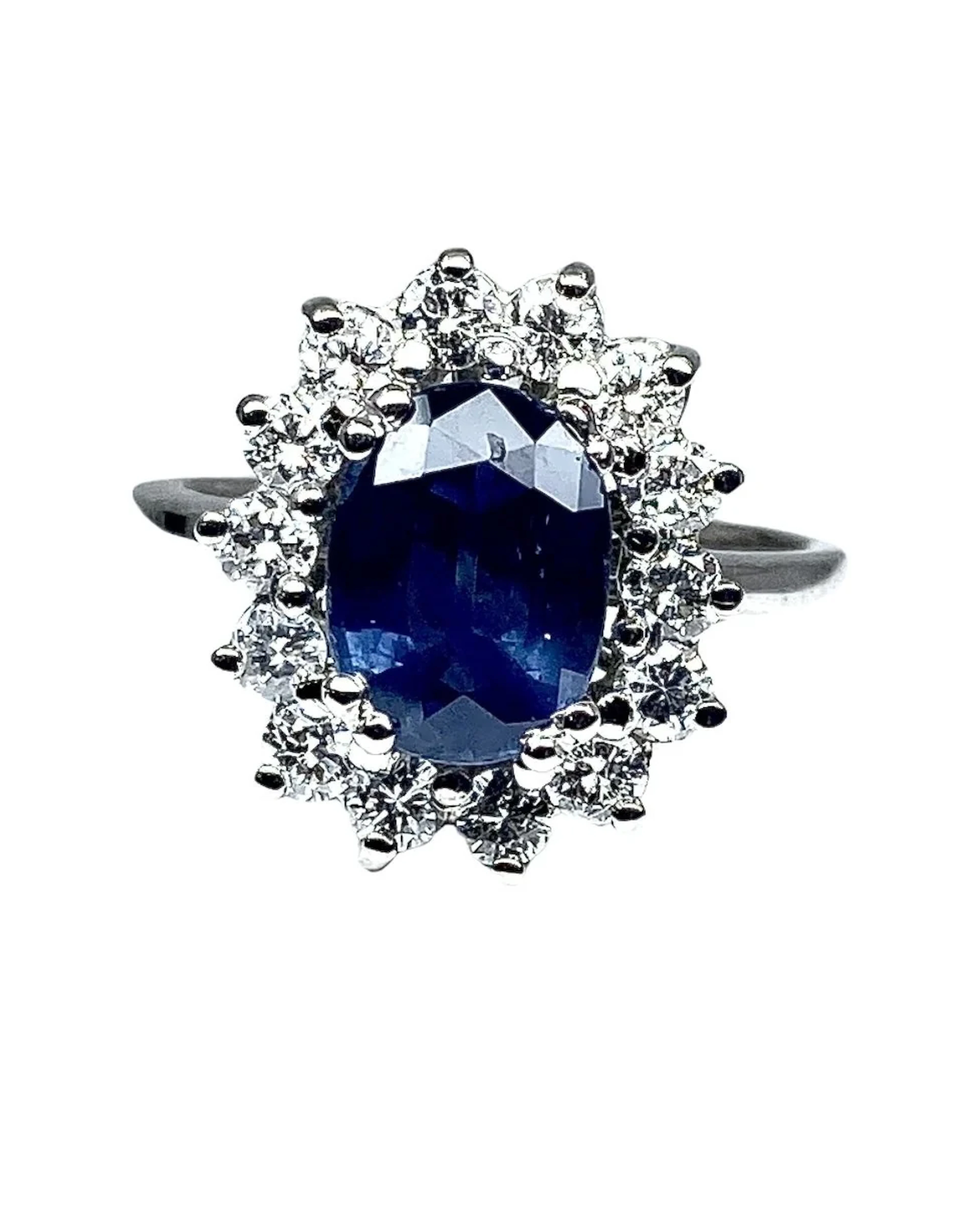 Marguerite ring in white gold, sapphire and diamonds
