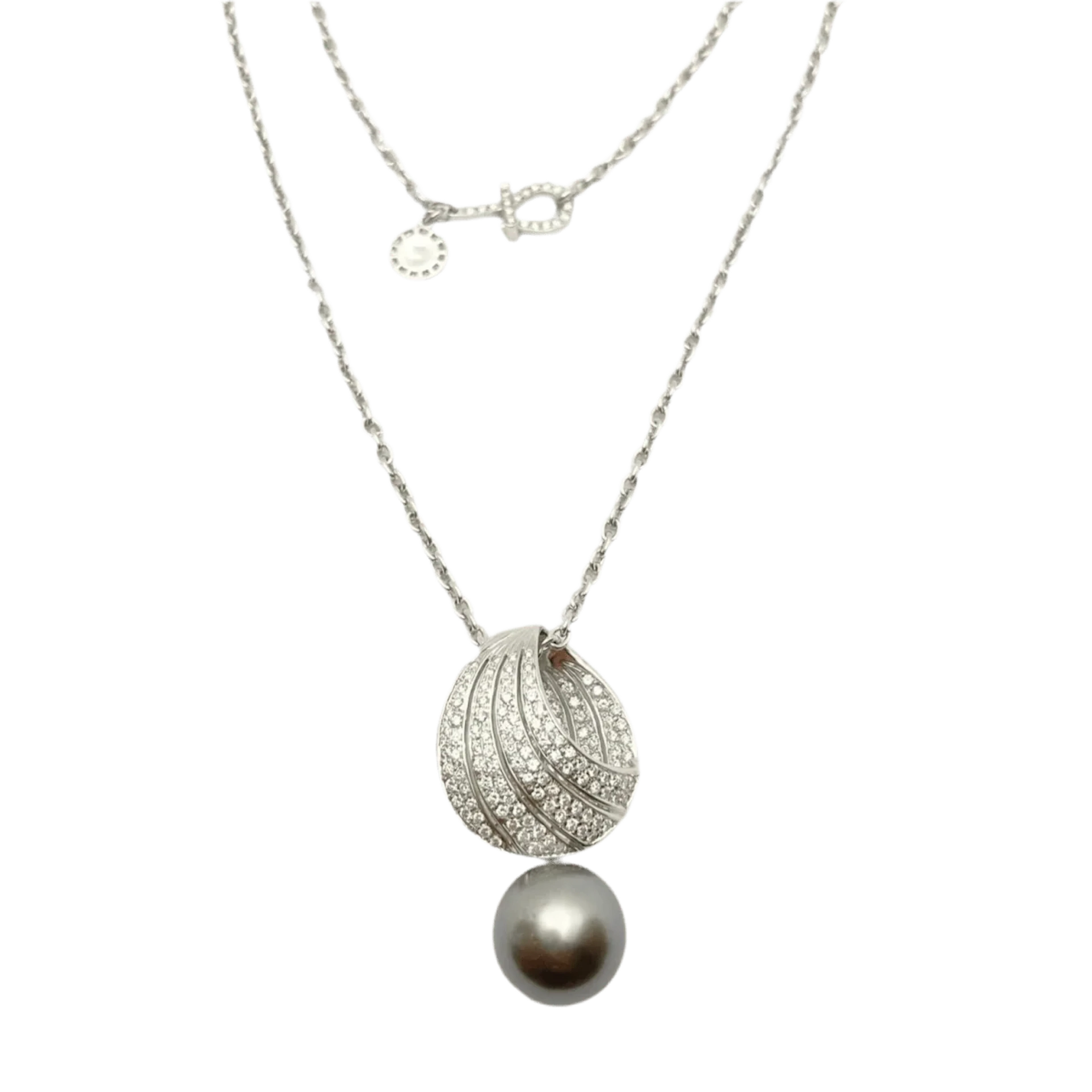 White gold, pearl and diamond pendant necklace