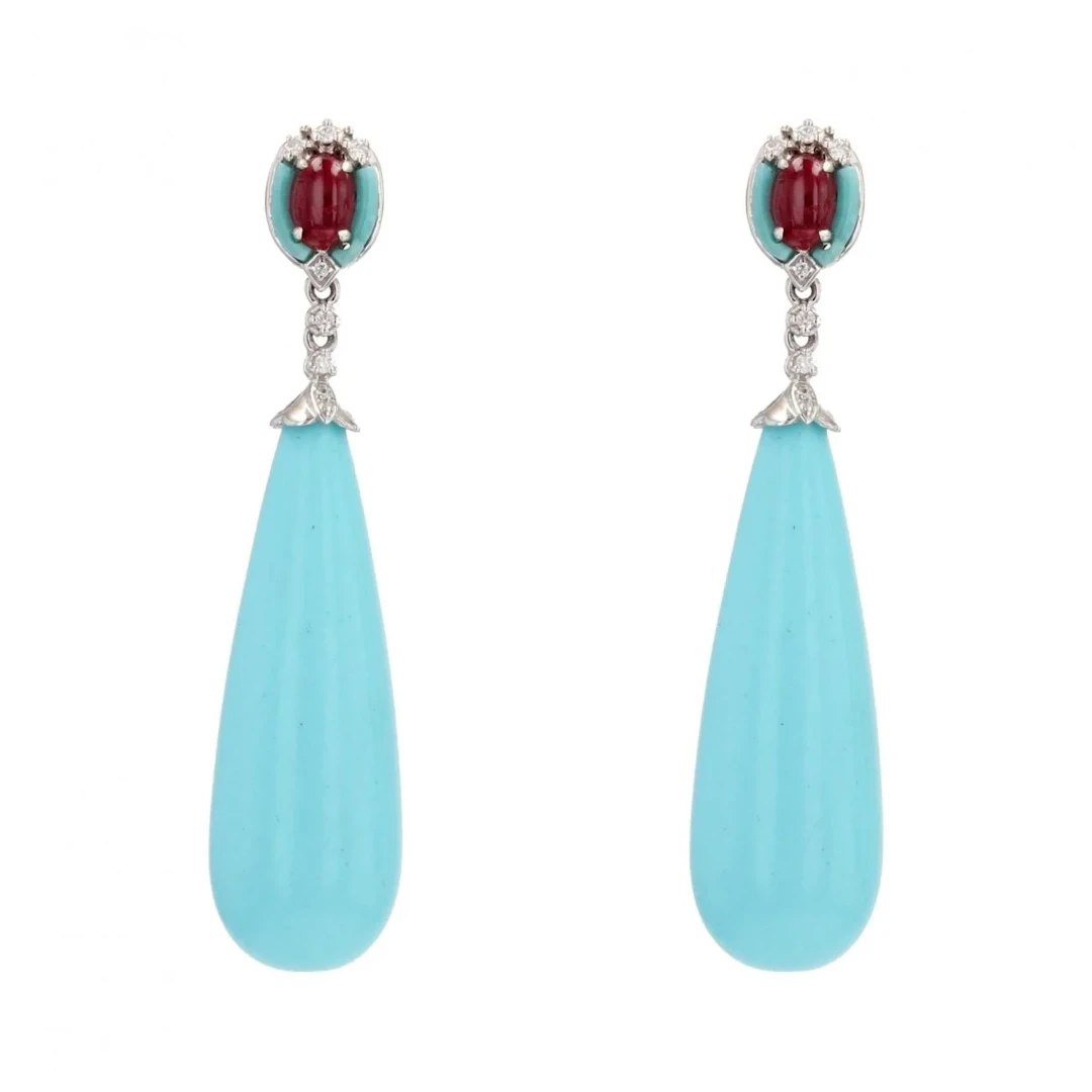 Boucles d'oreilles Pendantes en or blanc, rubis, turquoises et diamants