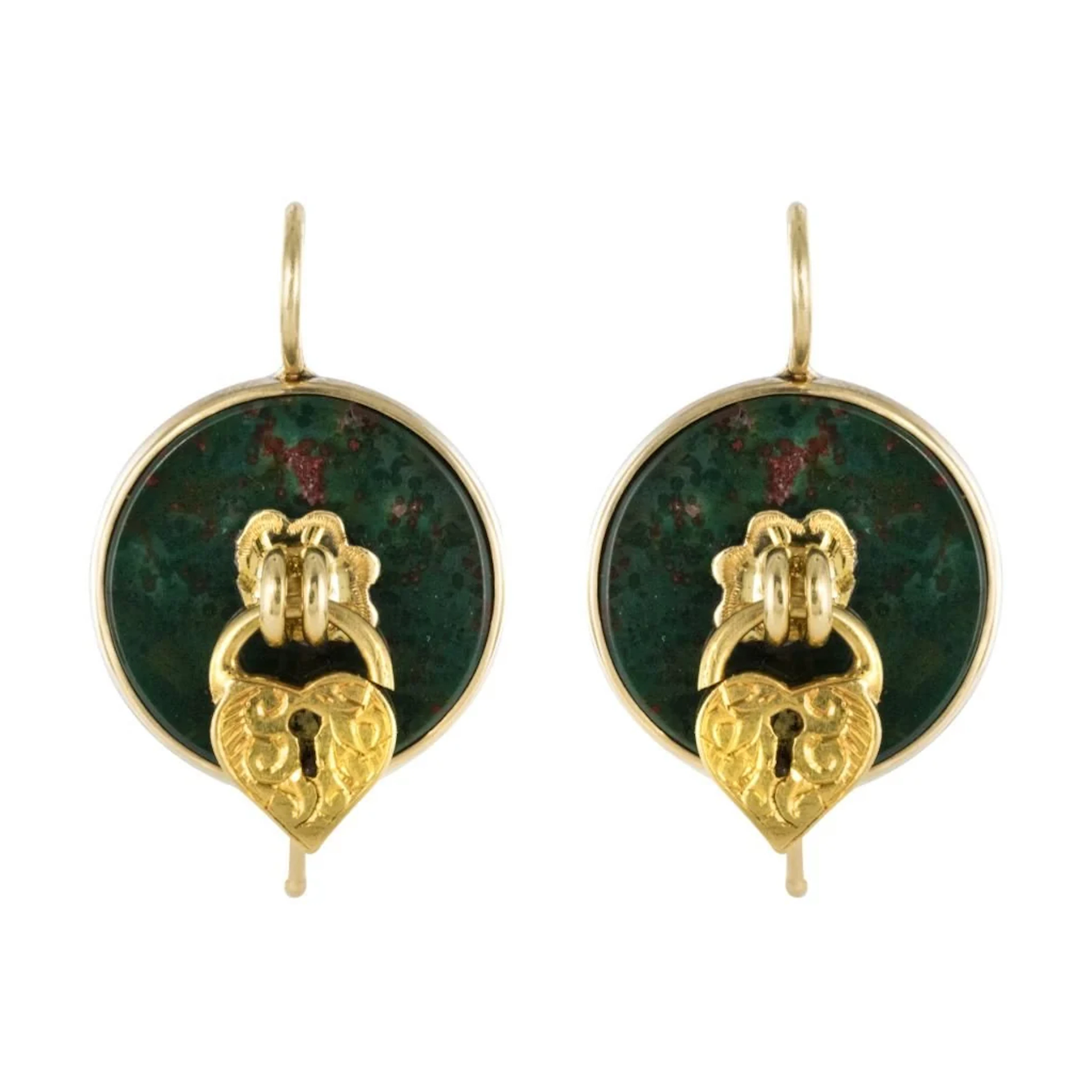 Sleeper earrings in yellow gold and jasper