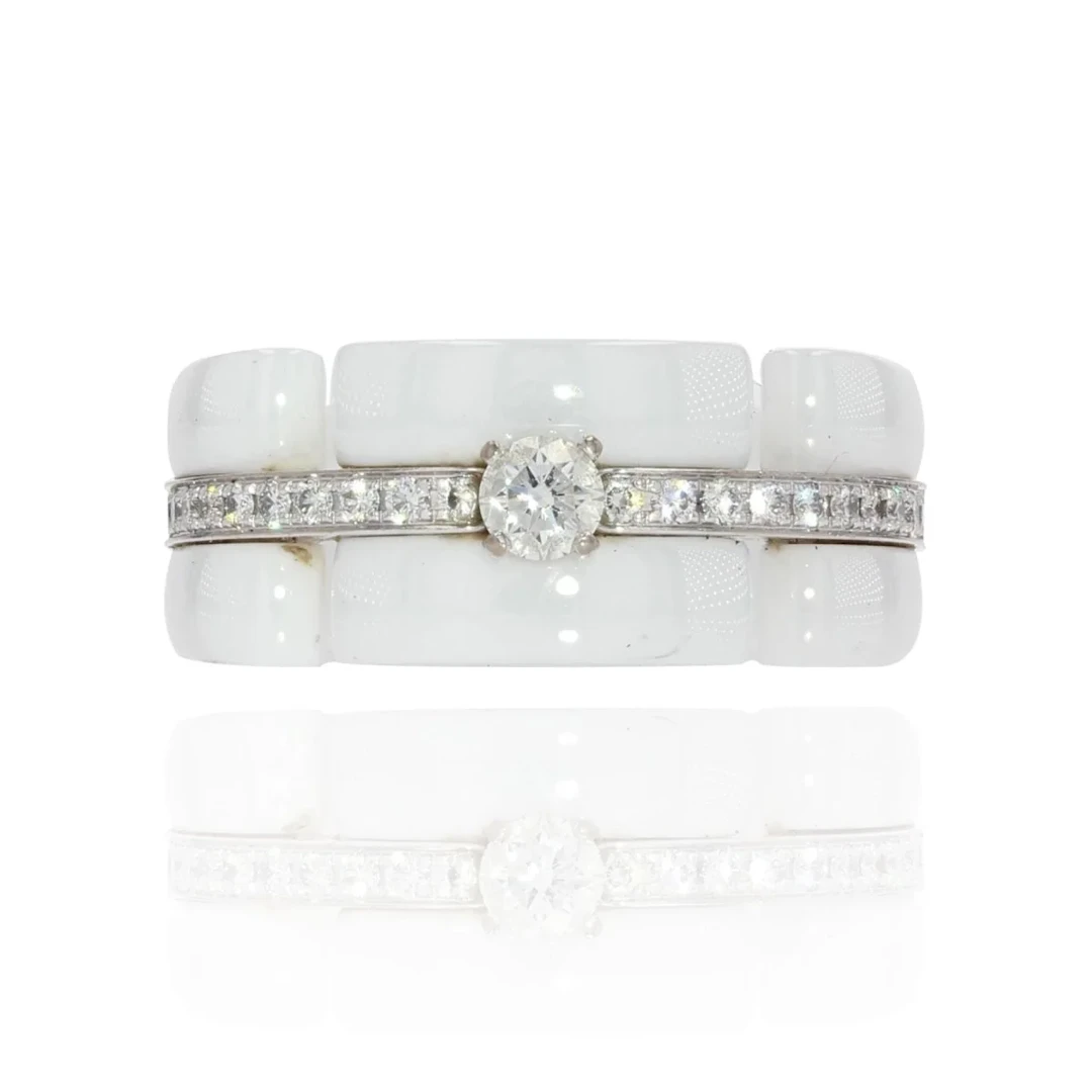 Bague Alliance CHANEL "Ultra" en or blanc, céramique et diamants