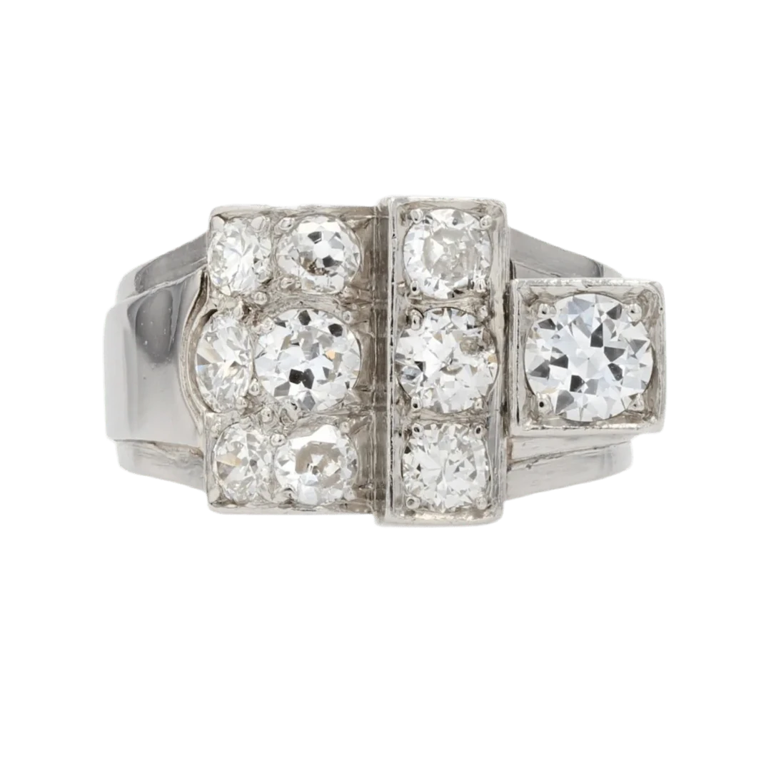 Signet ring in platinum and diamonds