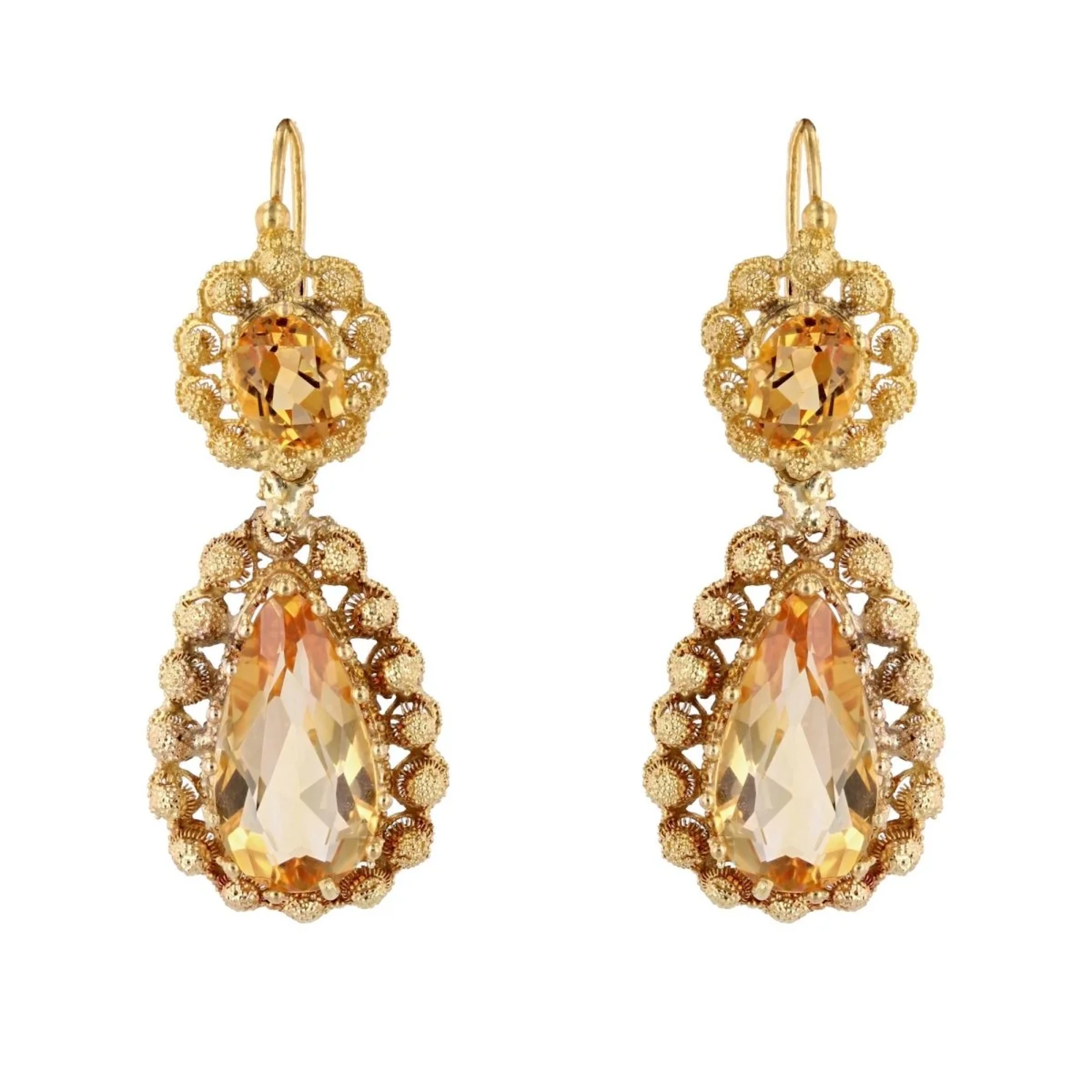 Lever-back earrings in yellow gold and citrines