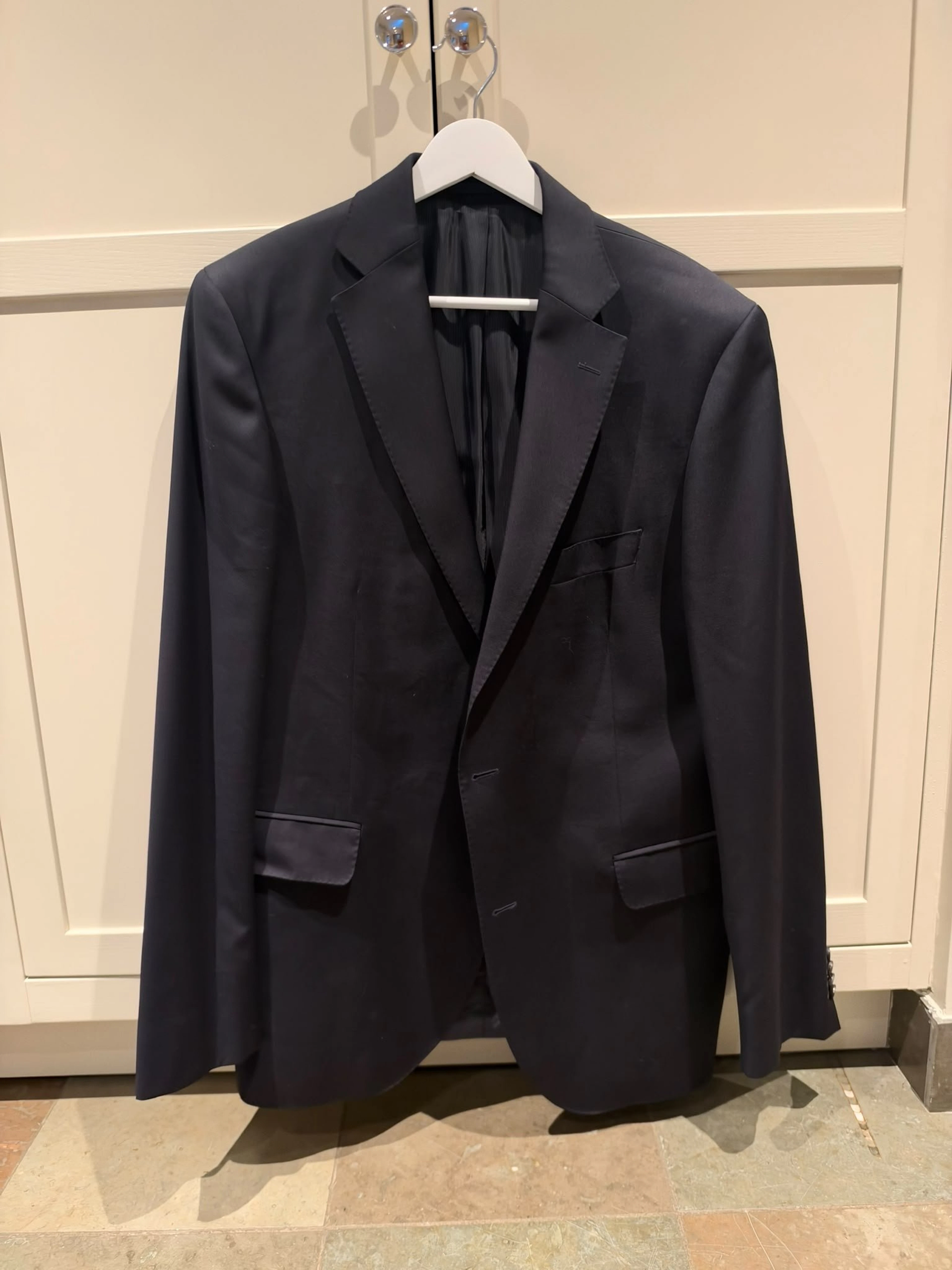 Lund & Lund · Suits
