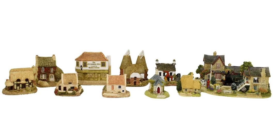 Lilliput Lane - Boxed limited edition model, 'Full Steam Ahead'