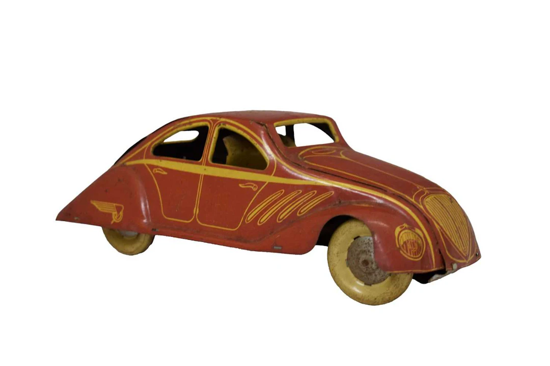 Martinan & Larnaude French tinplate clockwork car
