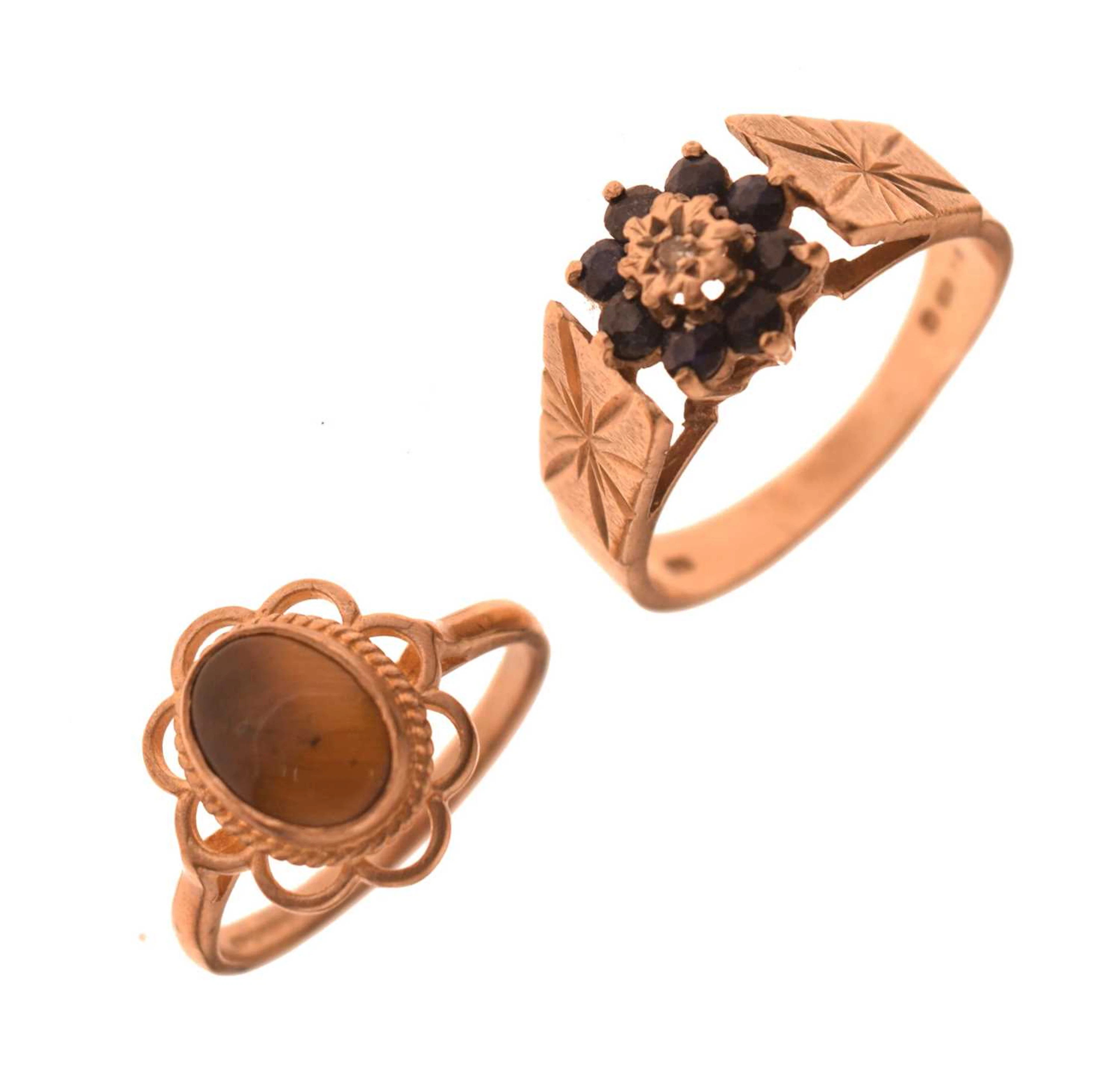 Sapphire and diamond illusion set 9ct gold cluster ring, and a tiger's