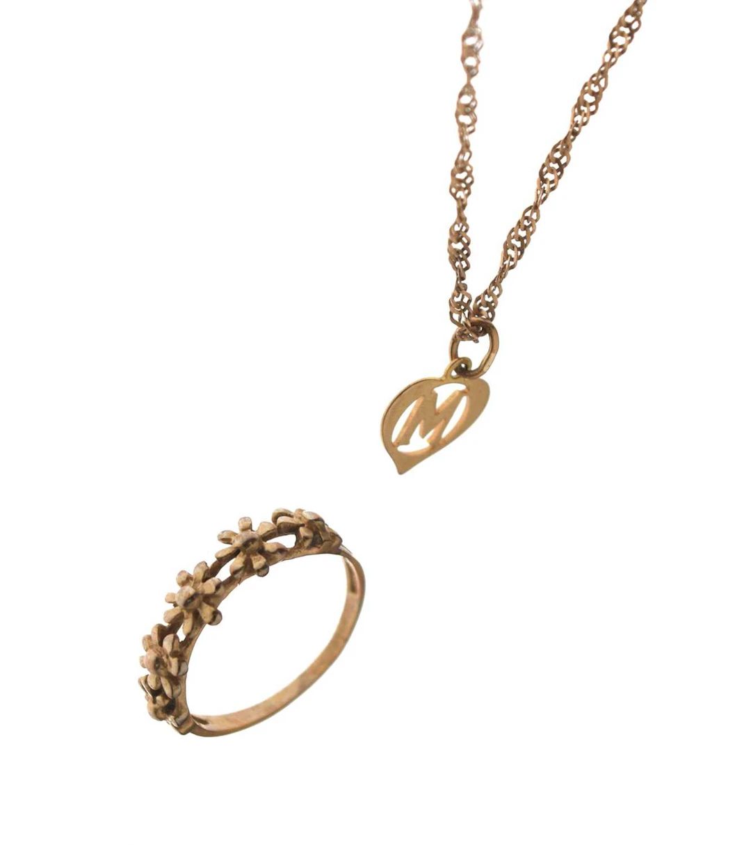 9ct gold dress ring, and pendant necklace (2)