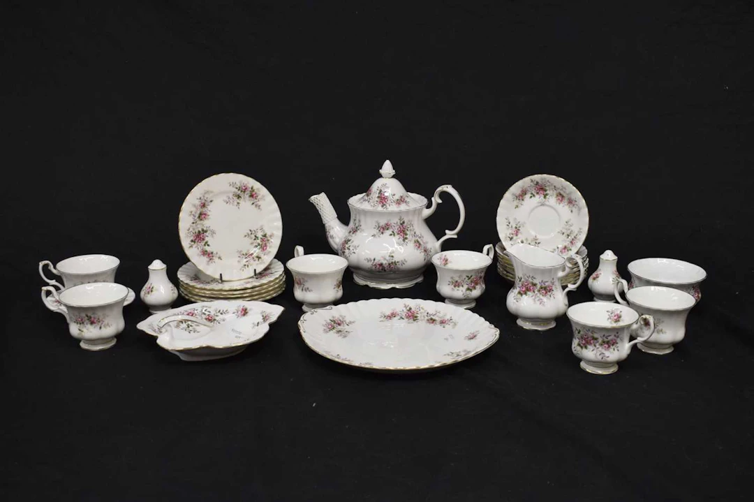 Royal Albert 'Lavendar Rose' part tea set