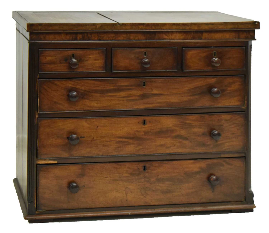 Victorian mahogany chest of drawers