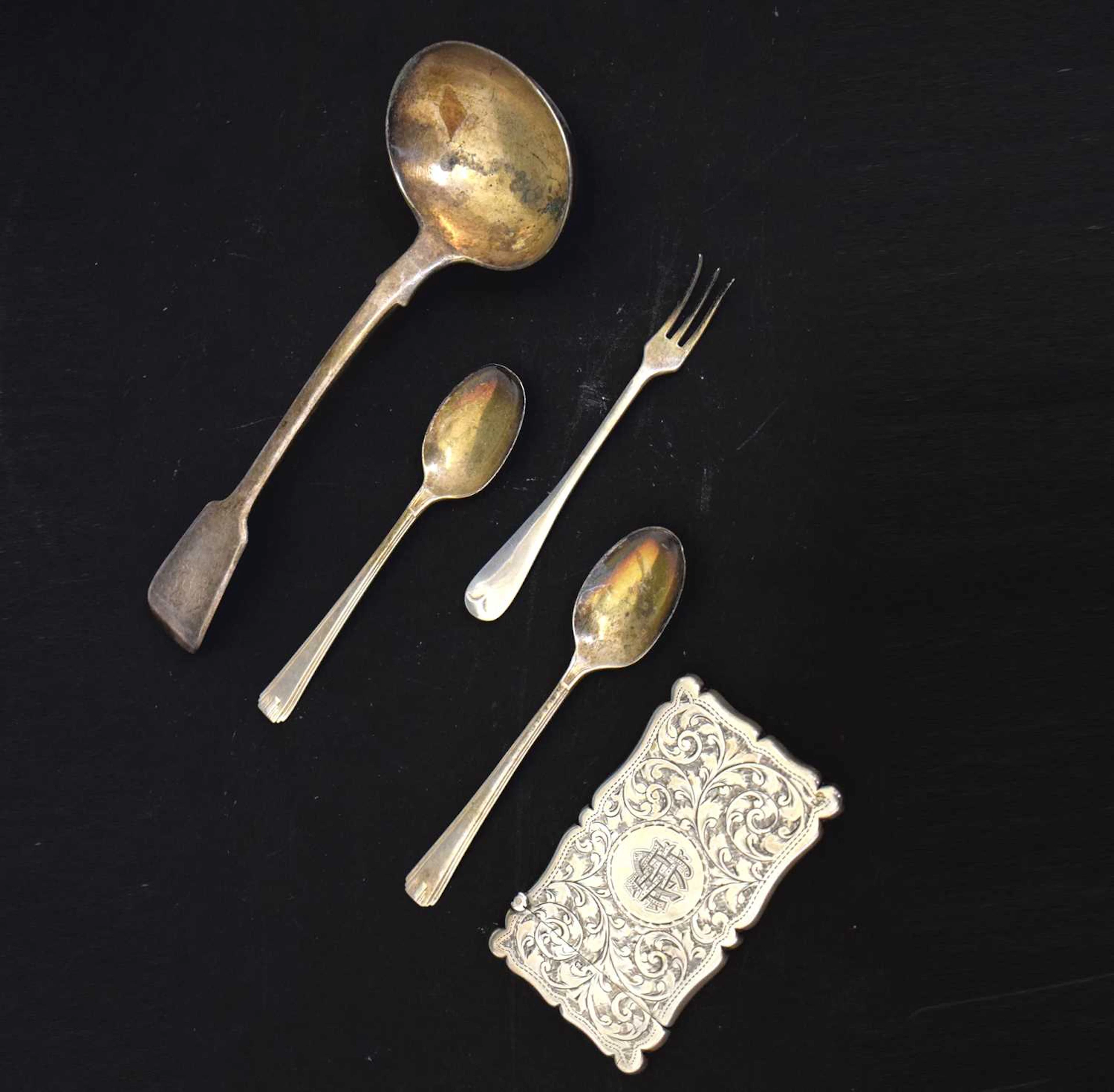 Mixed group of silver items