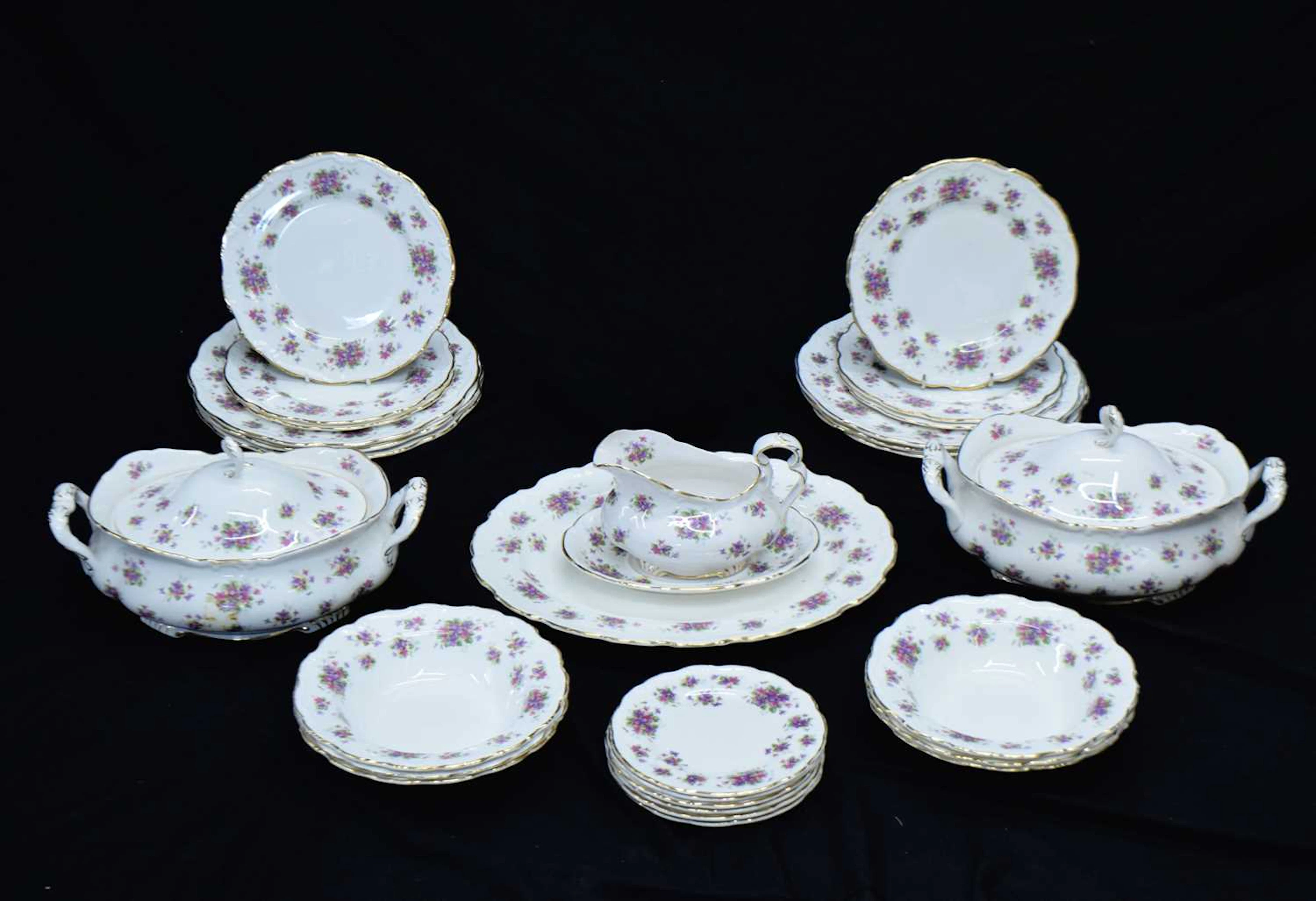 Royal Albert 'Violetta' part dinner service for six