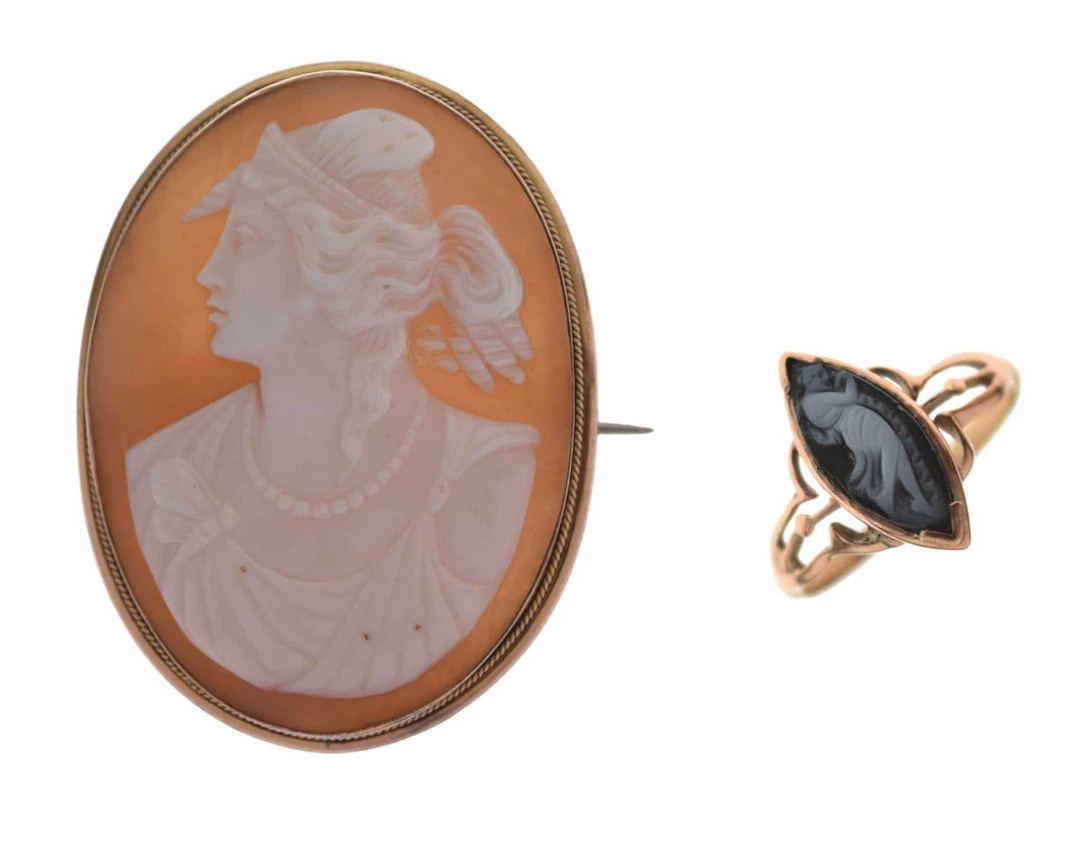 Victorian shell cameo brooch, and a cameo ring (2)