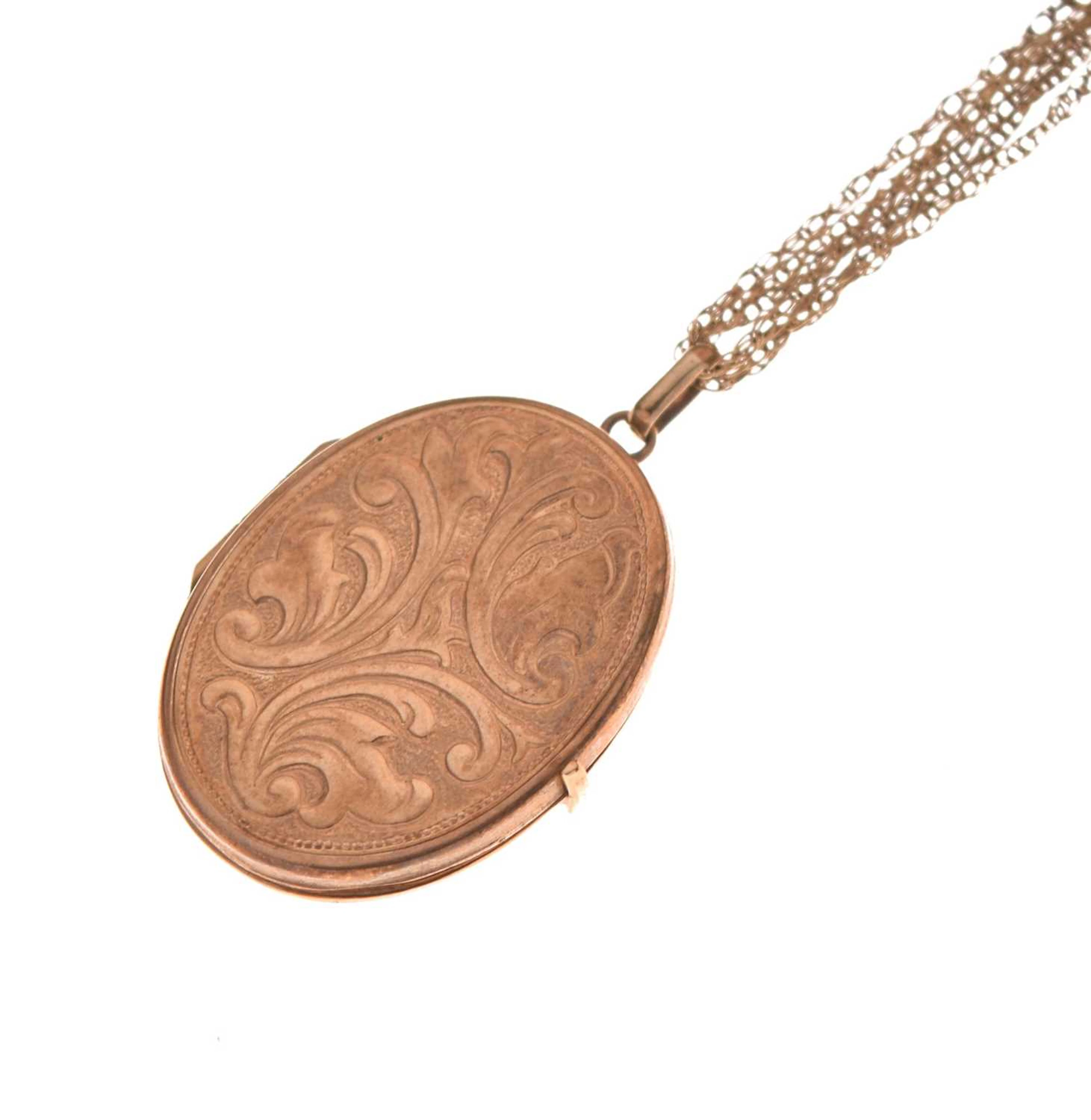 9ct gold oval locket pendant necklace