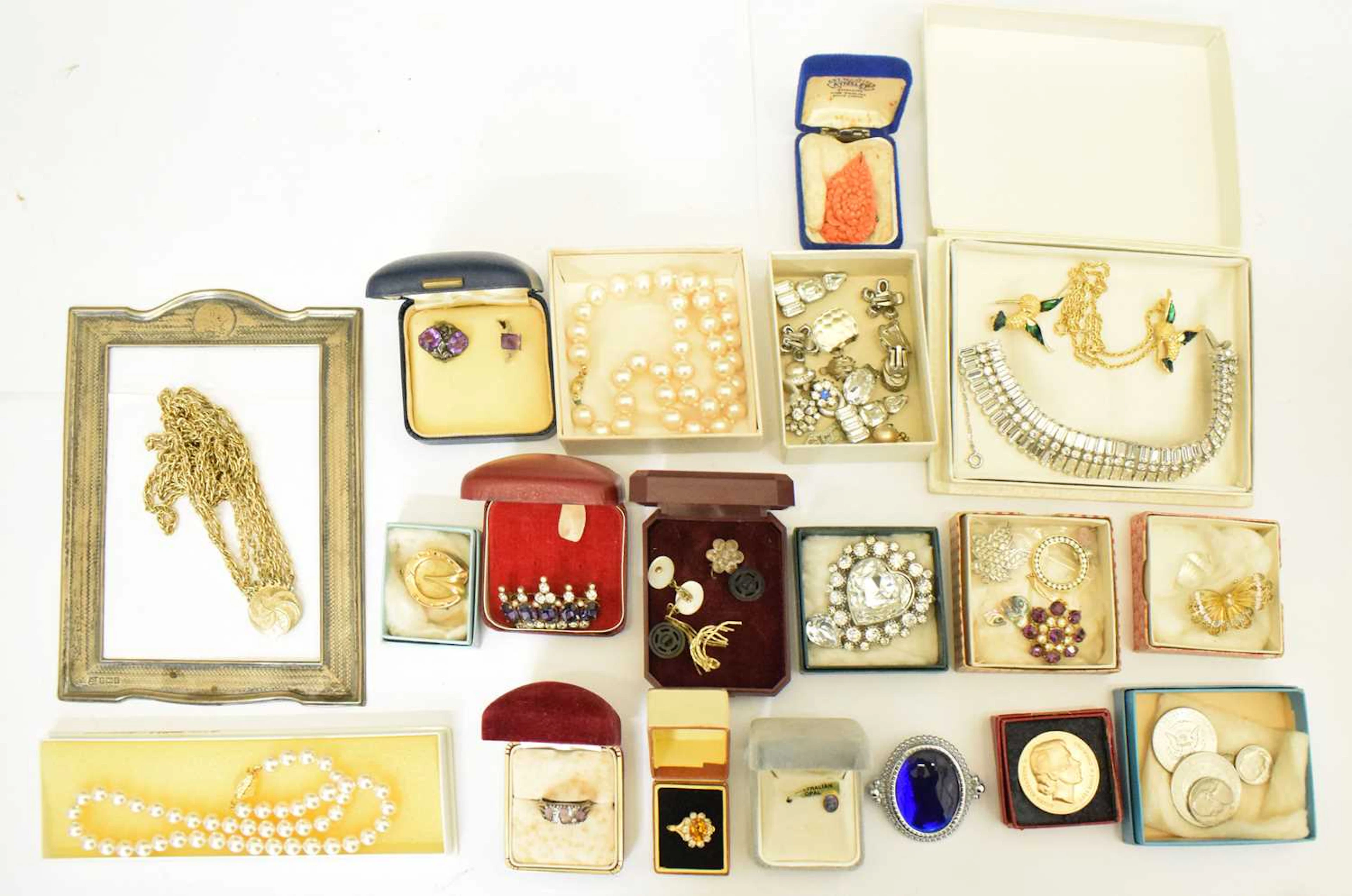Assorted costume jewellery plus silver photograph frame (front only)