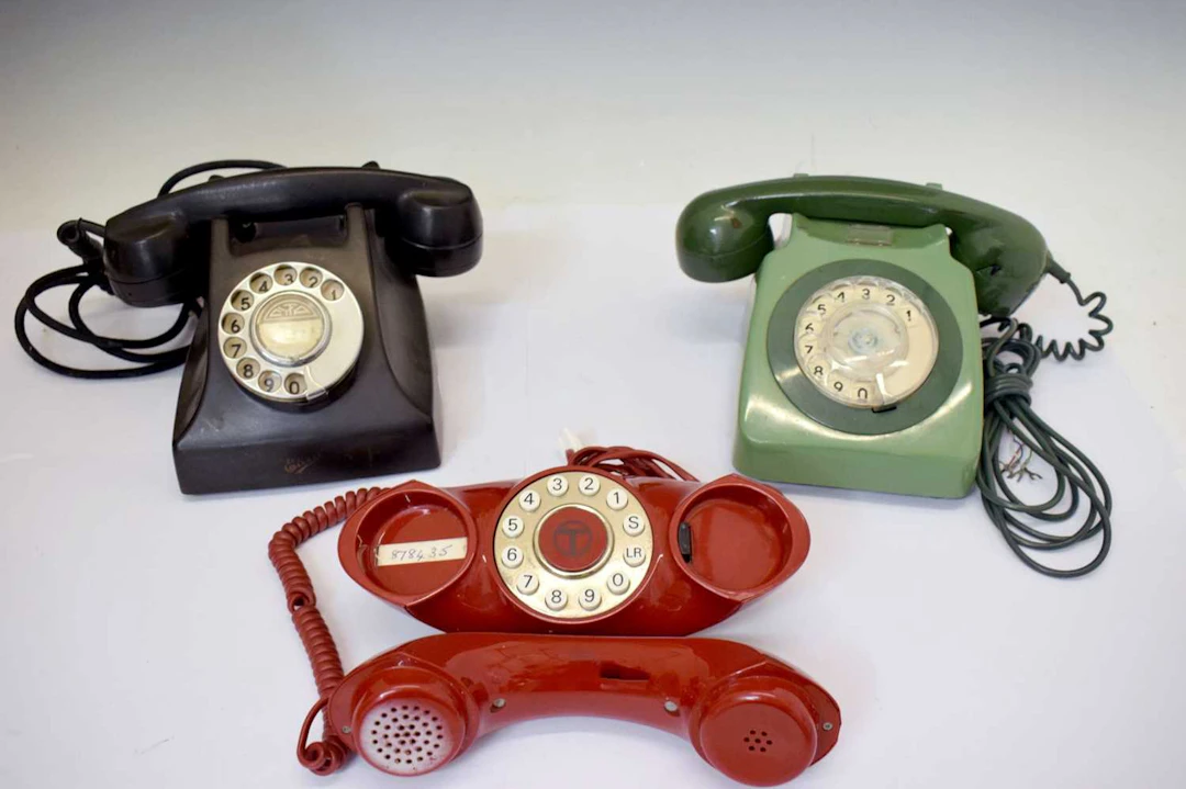 1960s/1970s GPO 746 two tone green Bakelite rotary dial telephone, etc