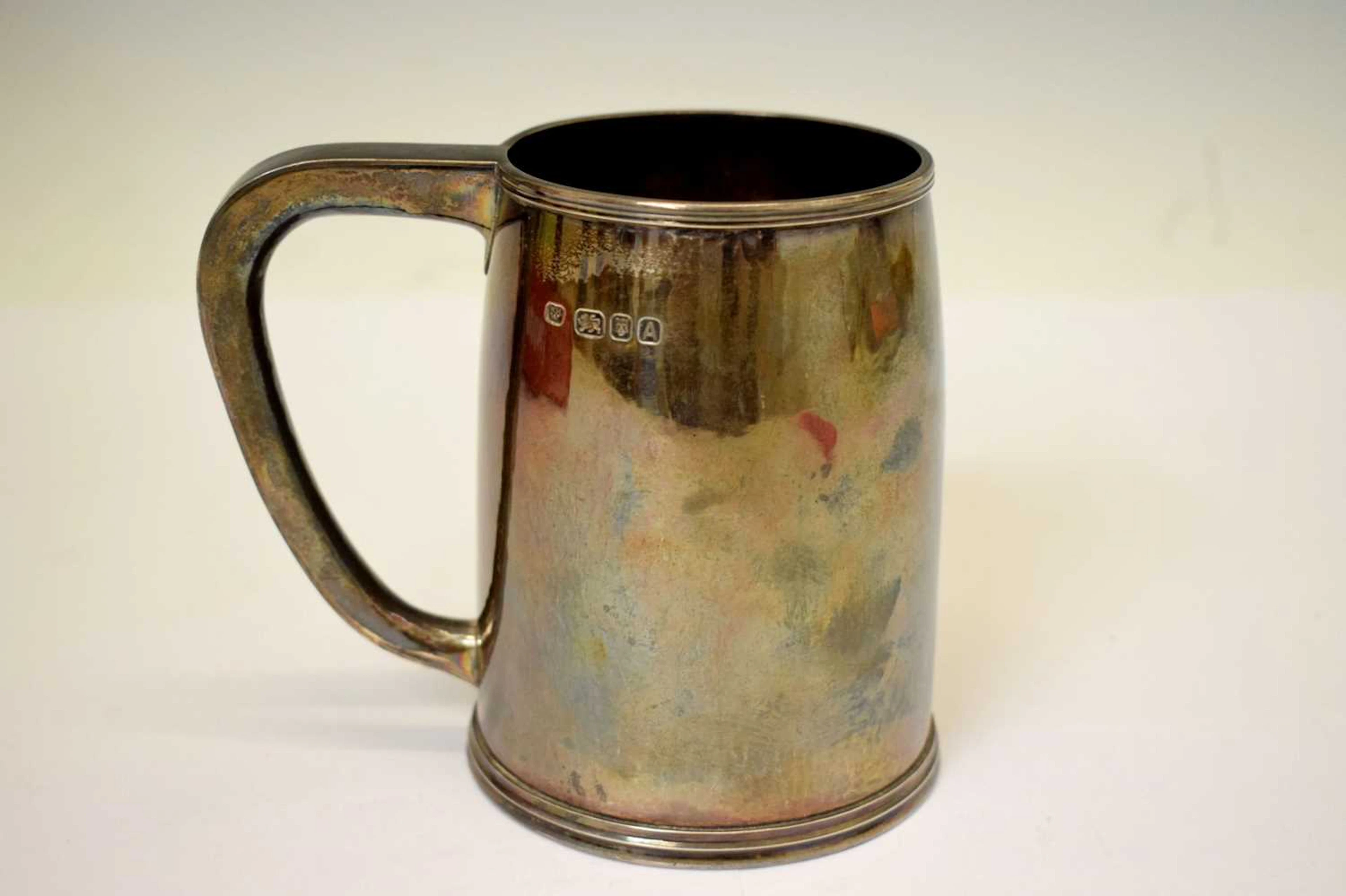Edward VIII silver tankard of barrel form