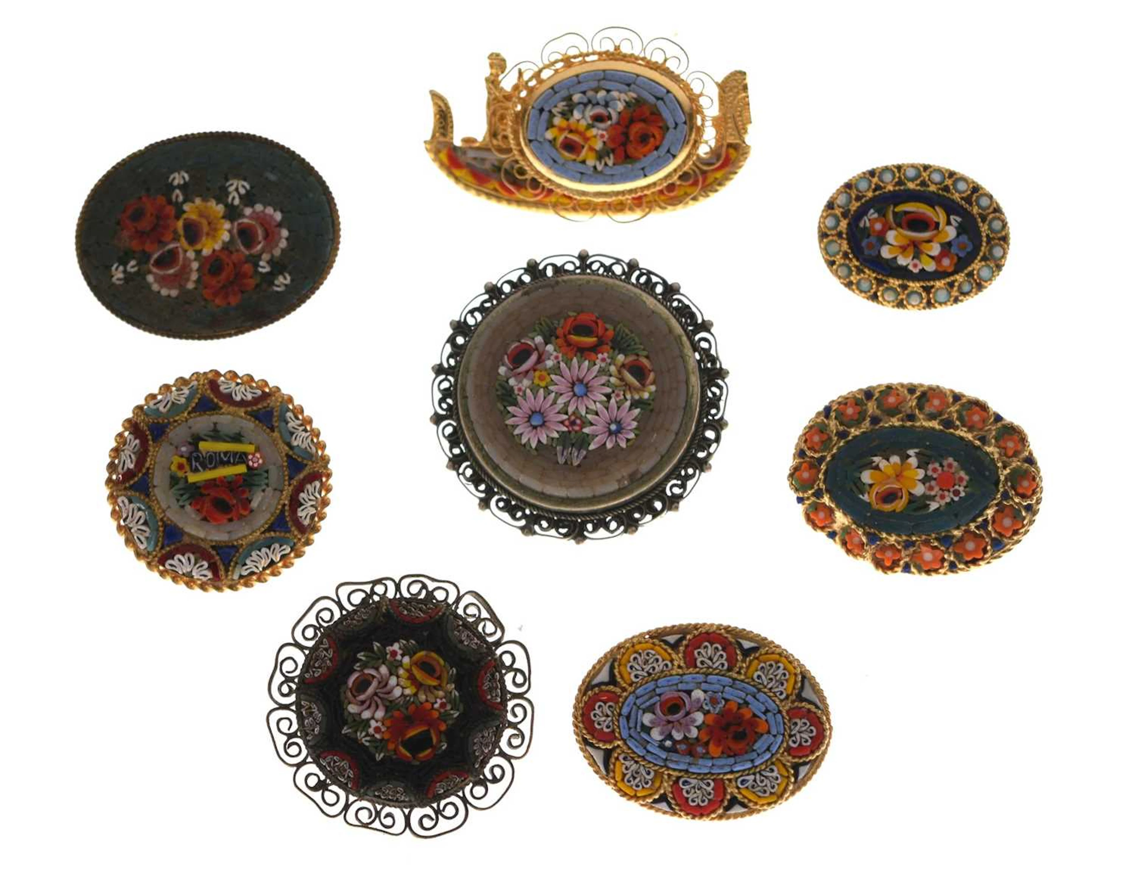 Collection of Italian micro mosaic brooches (9)