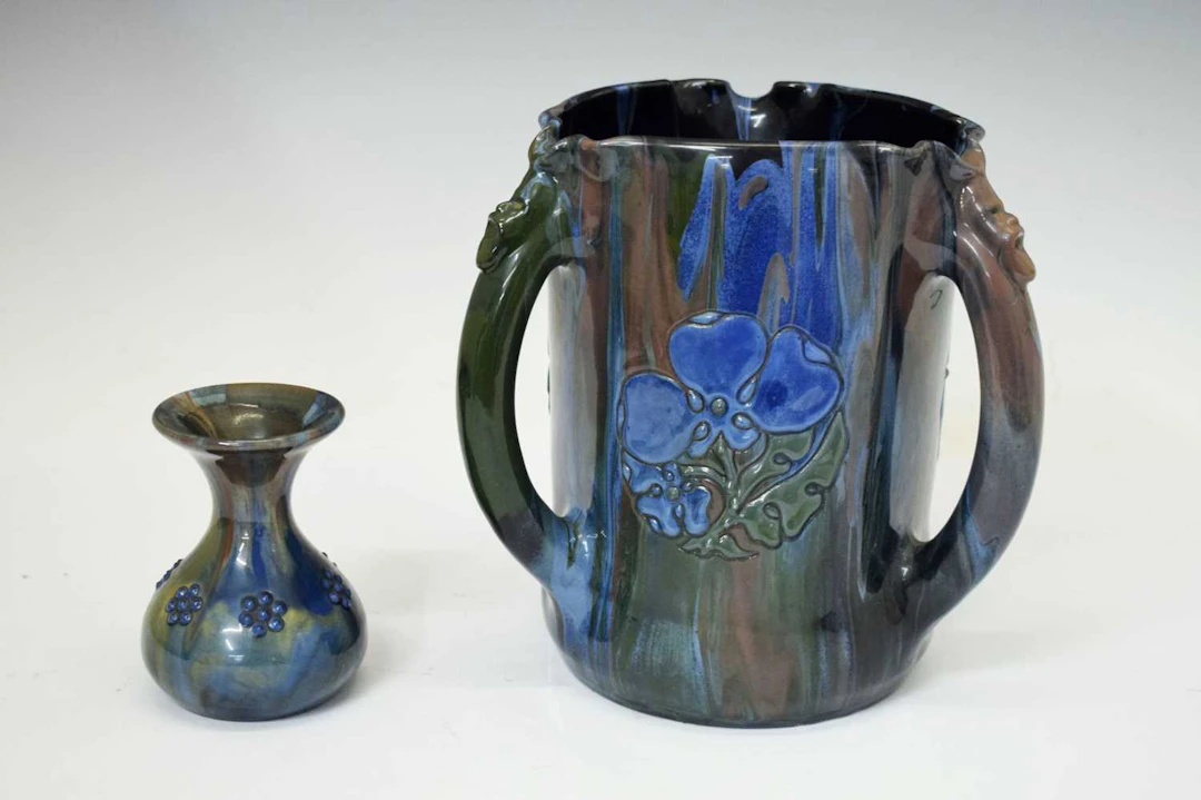 Elton Ware (Clevedon) pottery tyg and a vase (2)