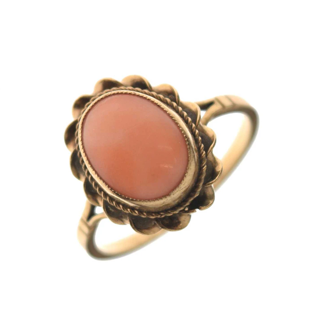 Vintage coral cabochon 9ct gold dress ring (a/f)