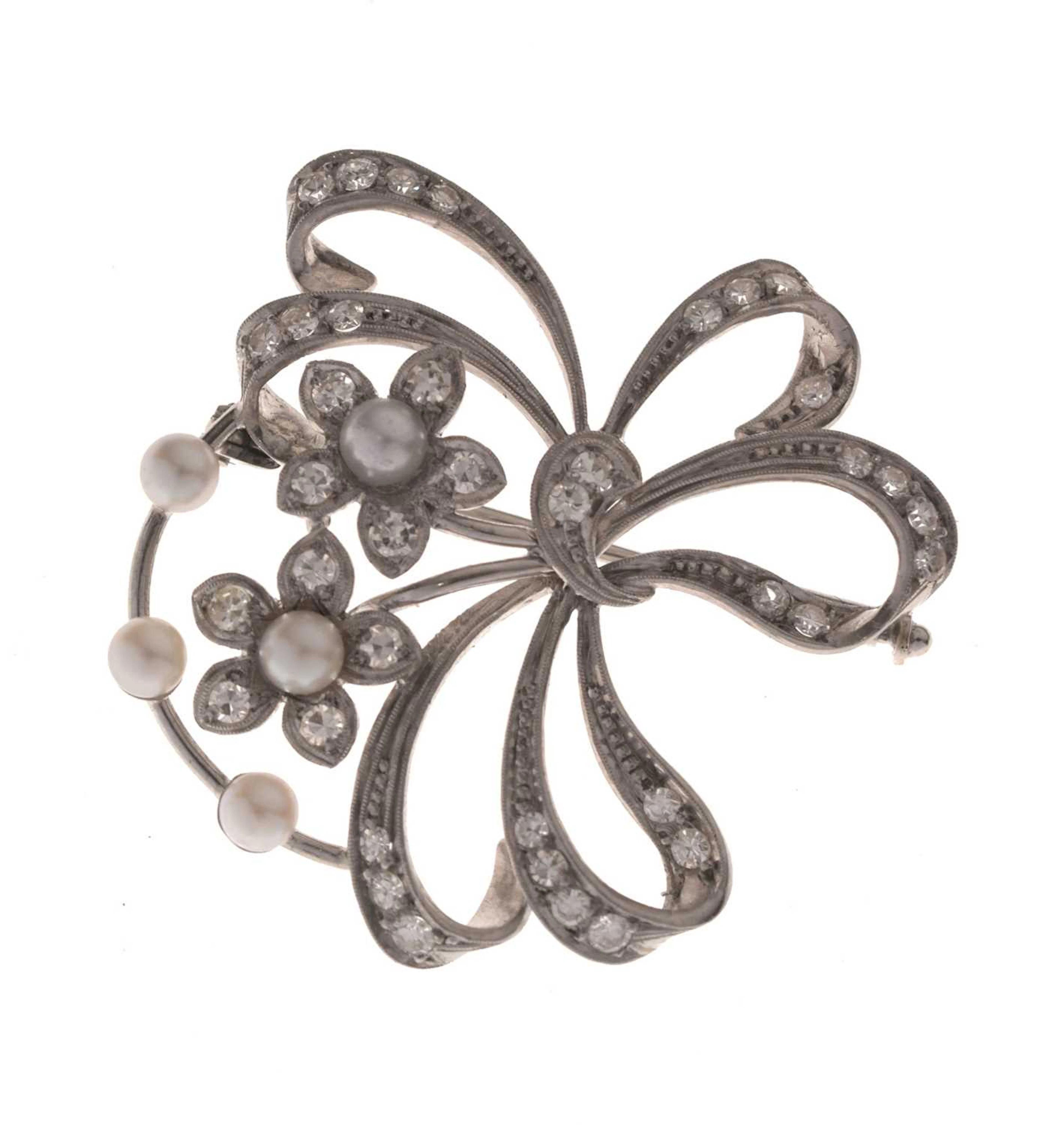 Pearl and diamond spray brooch