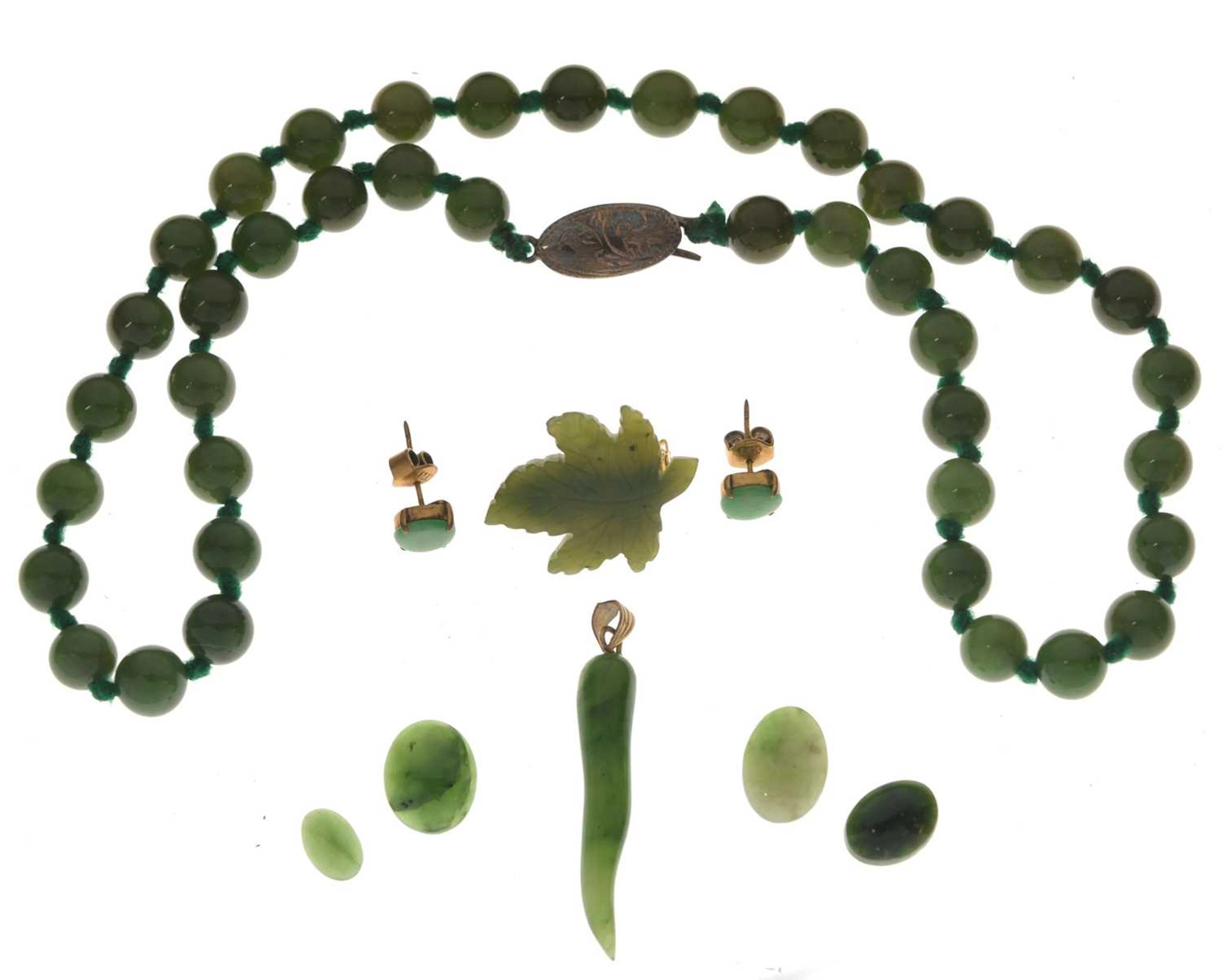 Selection of nephrite ('spinach') jade jewellery