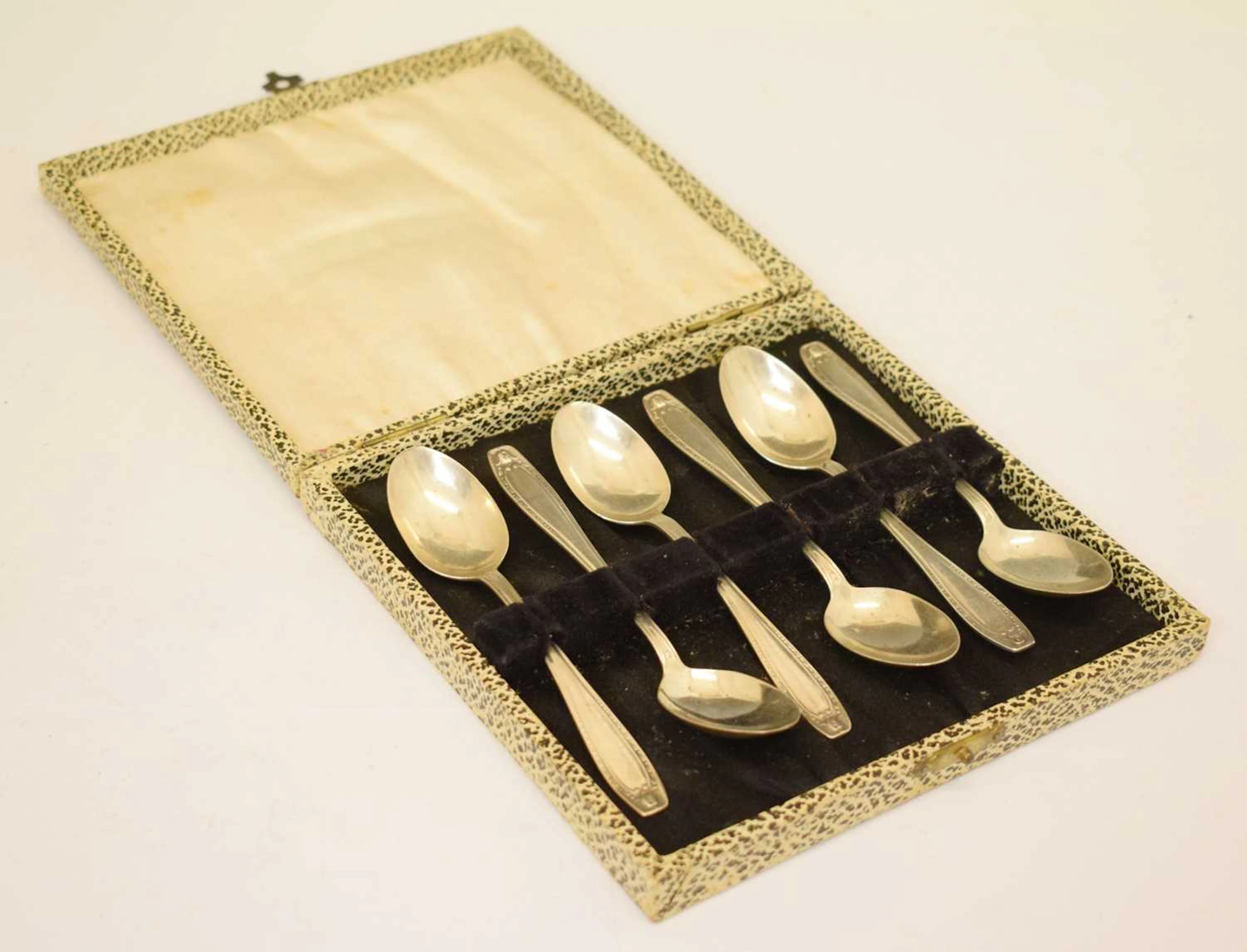 Set of six Edward VIII silver teaspoons