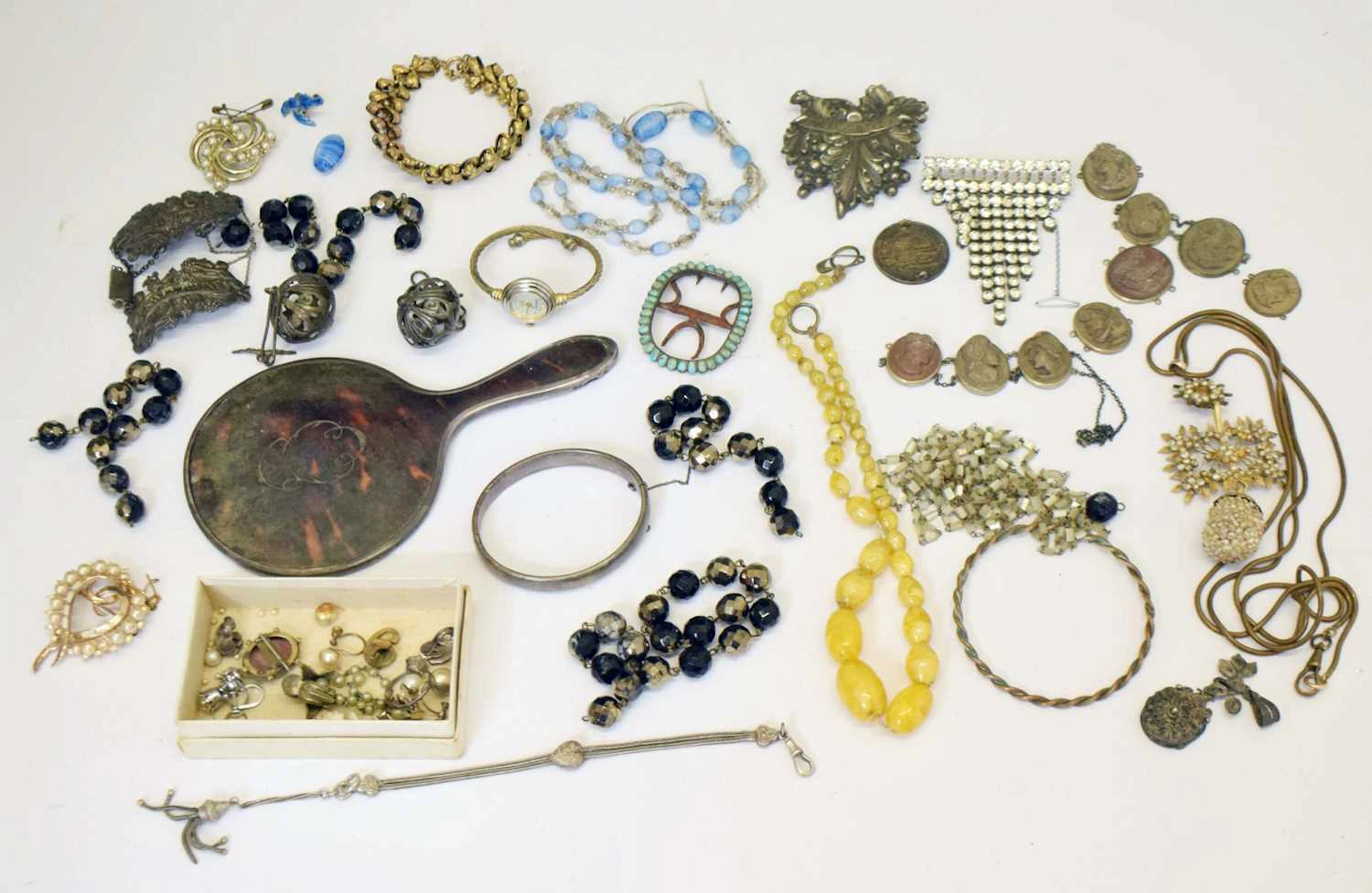 Collection of Victorian and later costume jewellery and effects