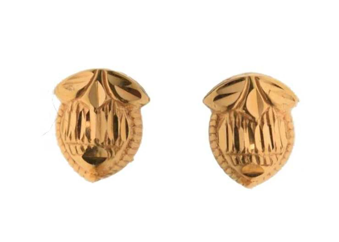 Pair of yellow metal earrings