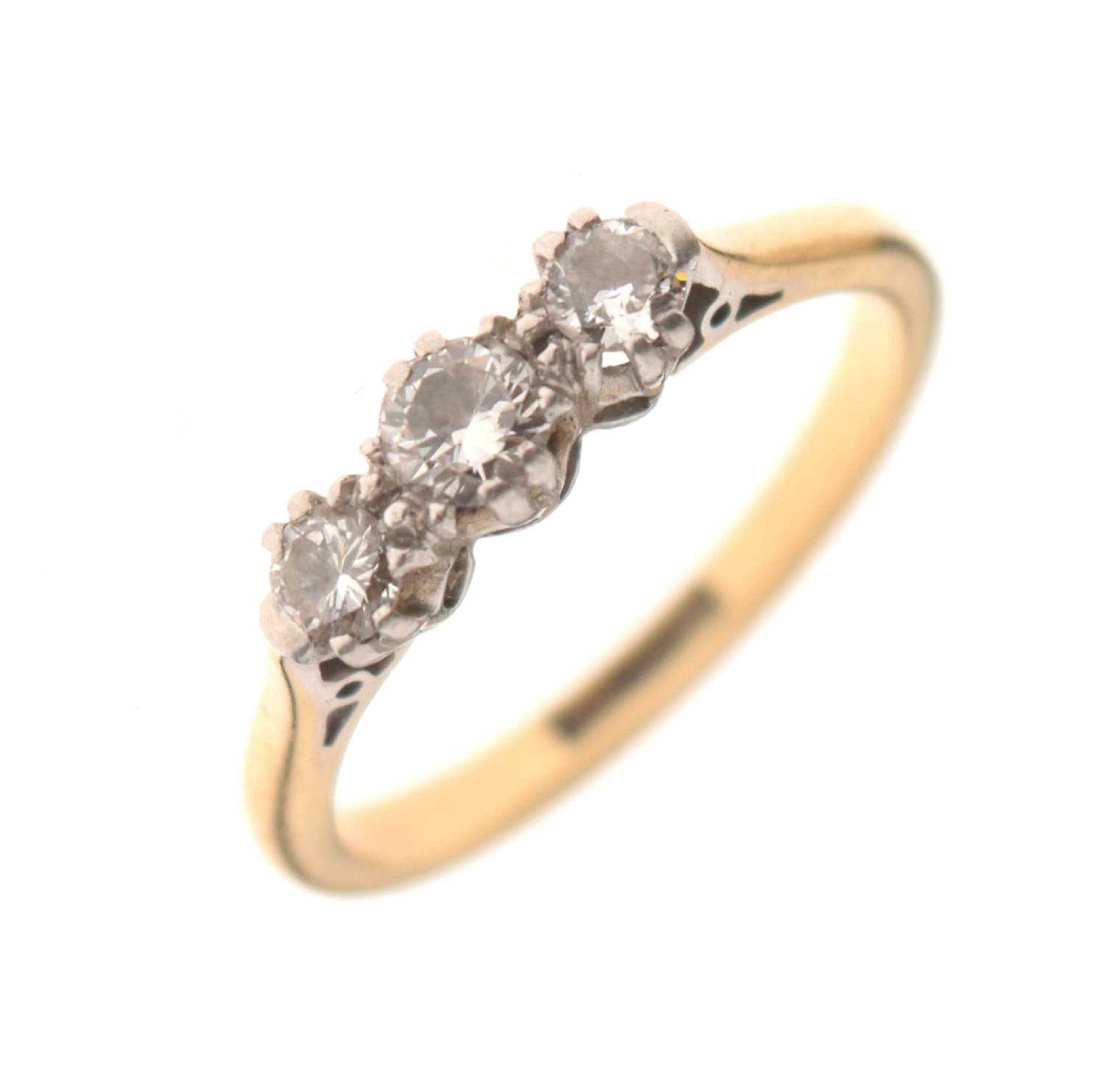 Early 20th century diamond three-stone ring, stamped '18ct Plat'
