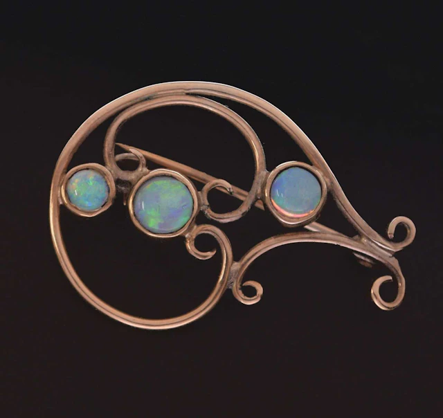 Art Nouveau-style 9ct gold brooch