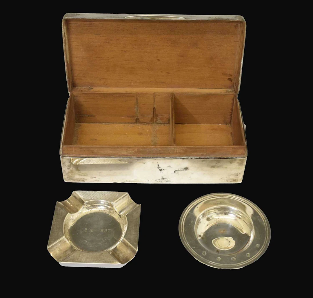 George V silver table-top box, etc