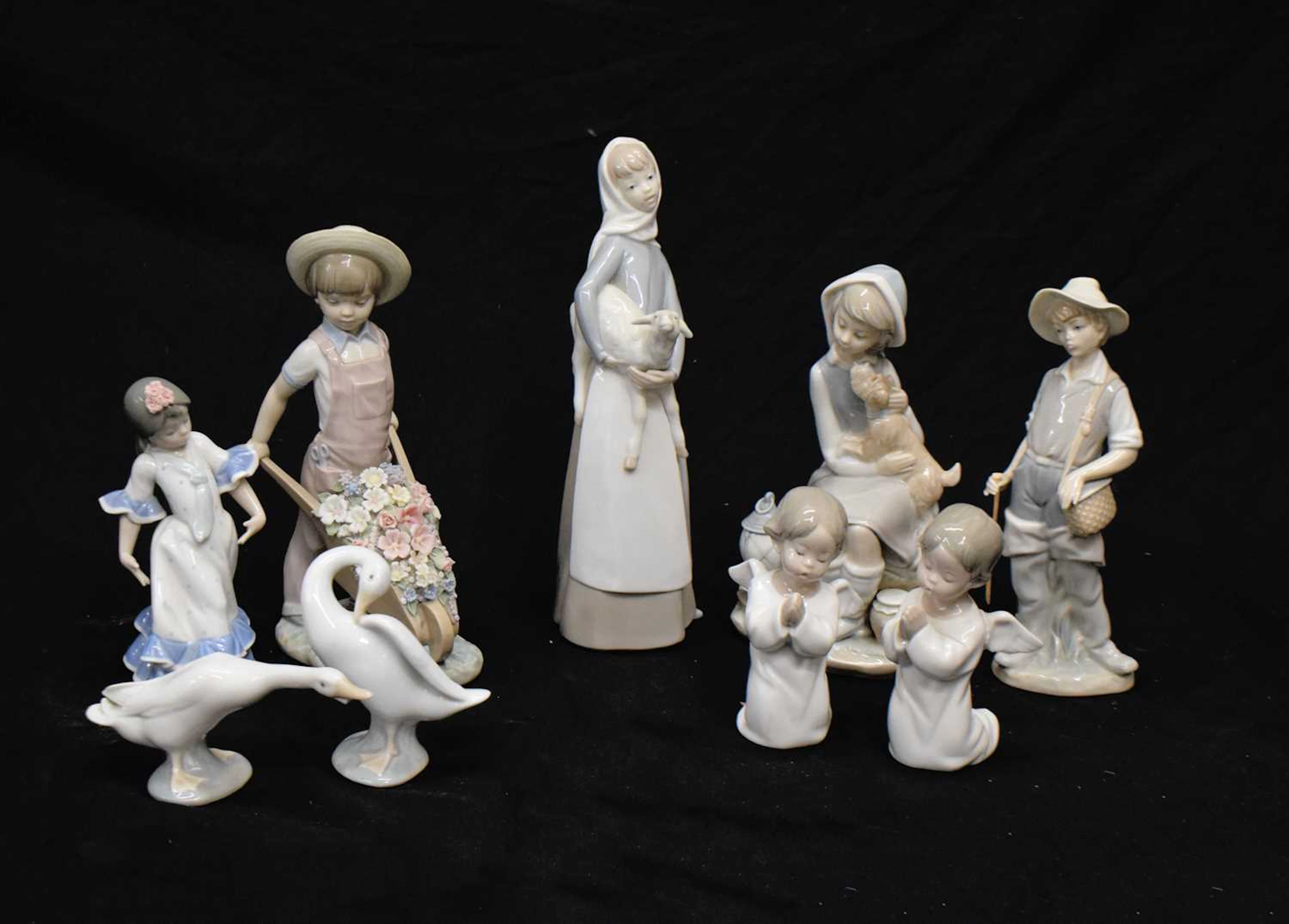 Lladro - Collection of figures