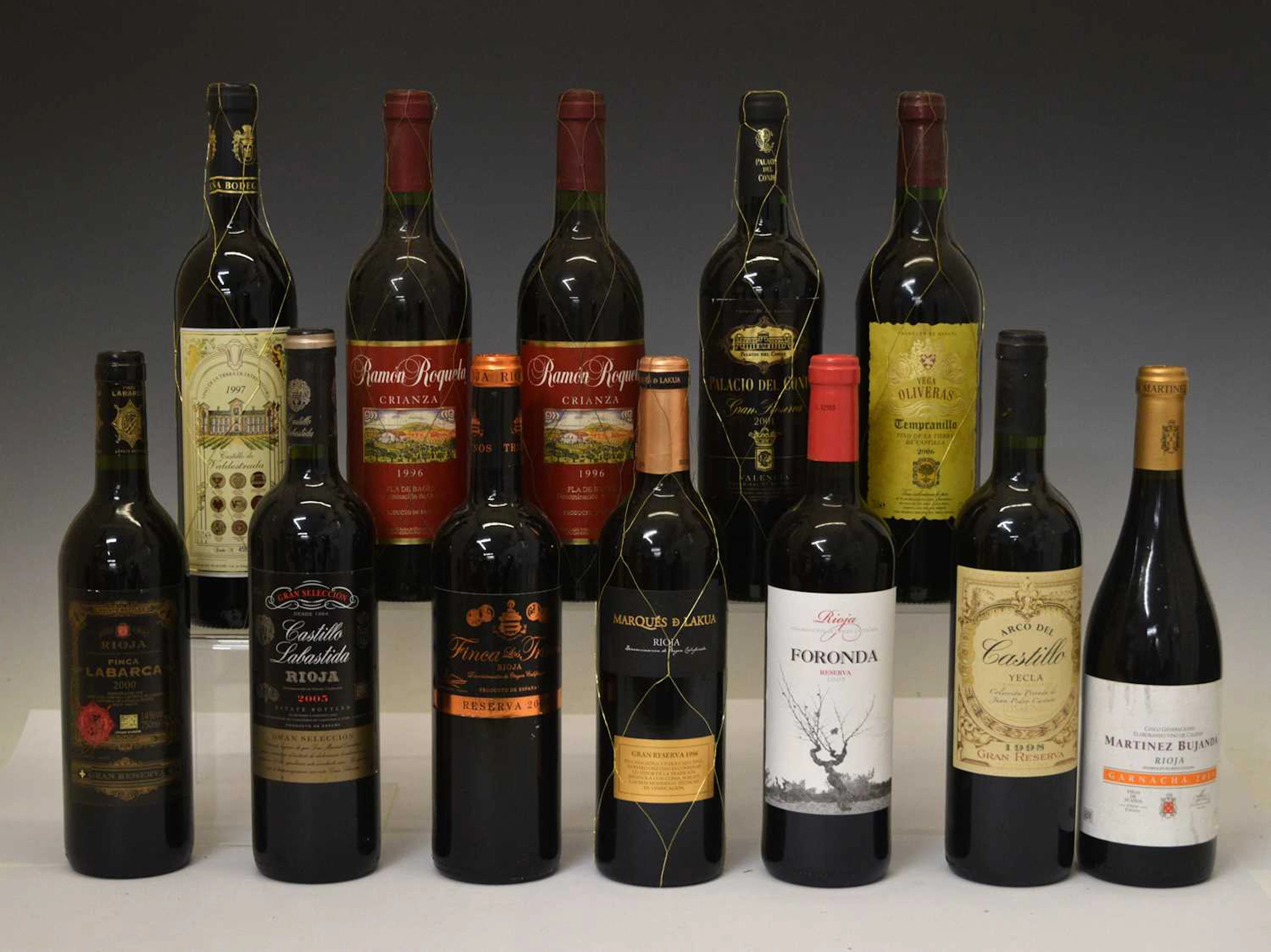 Spanish red table wine, 12 bottles