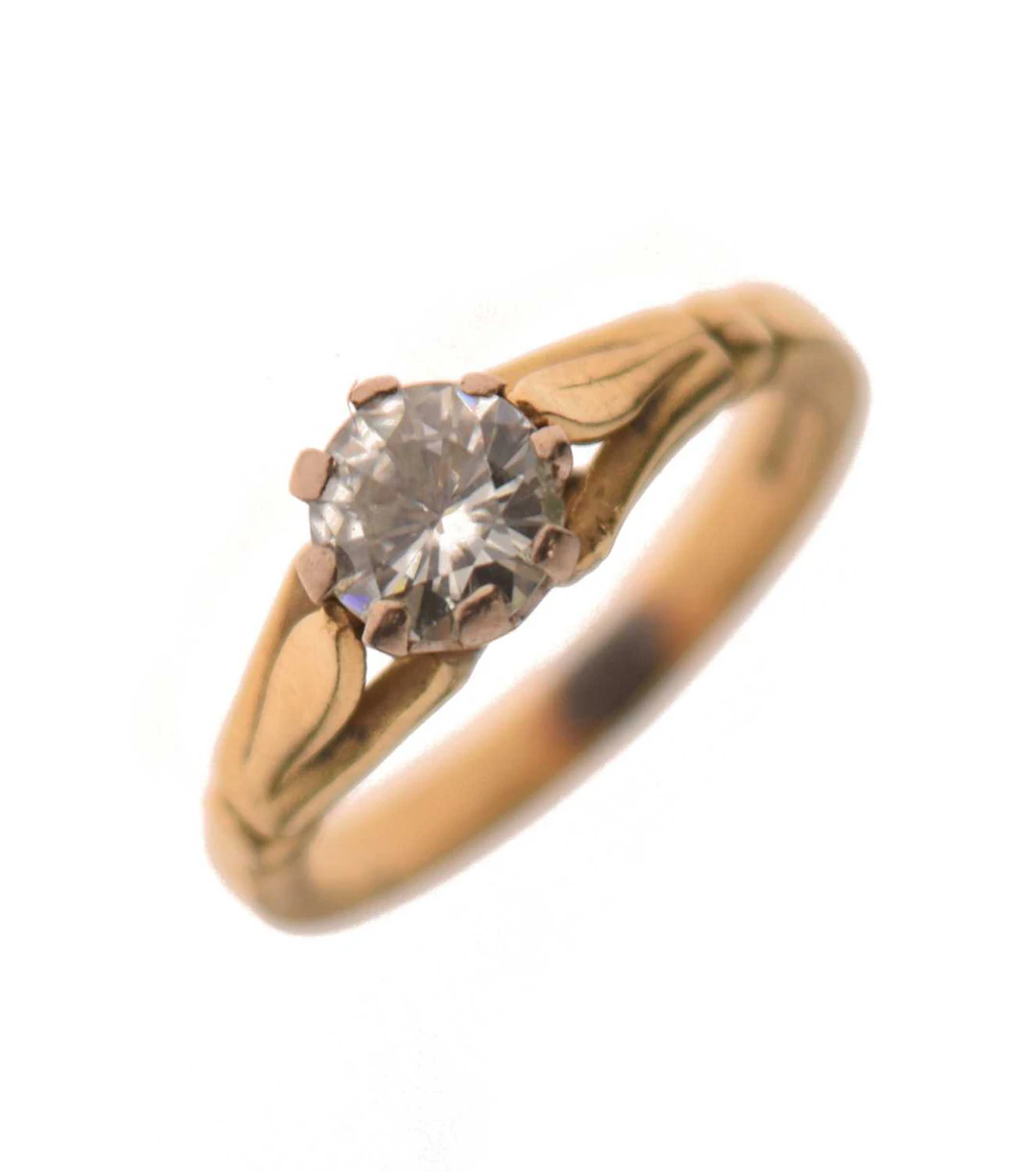 Diamond single stone 18ct gold ring