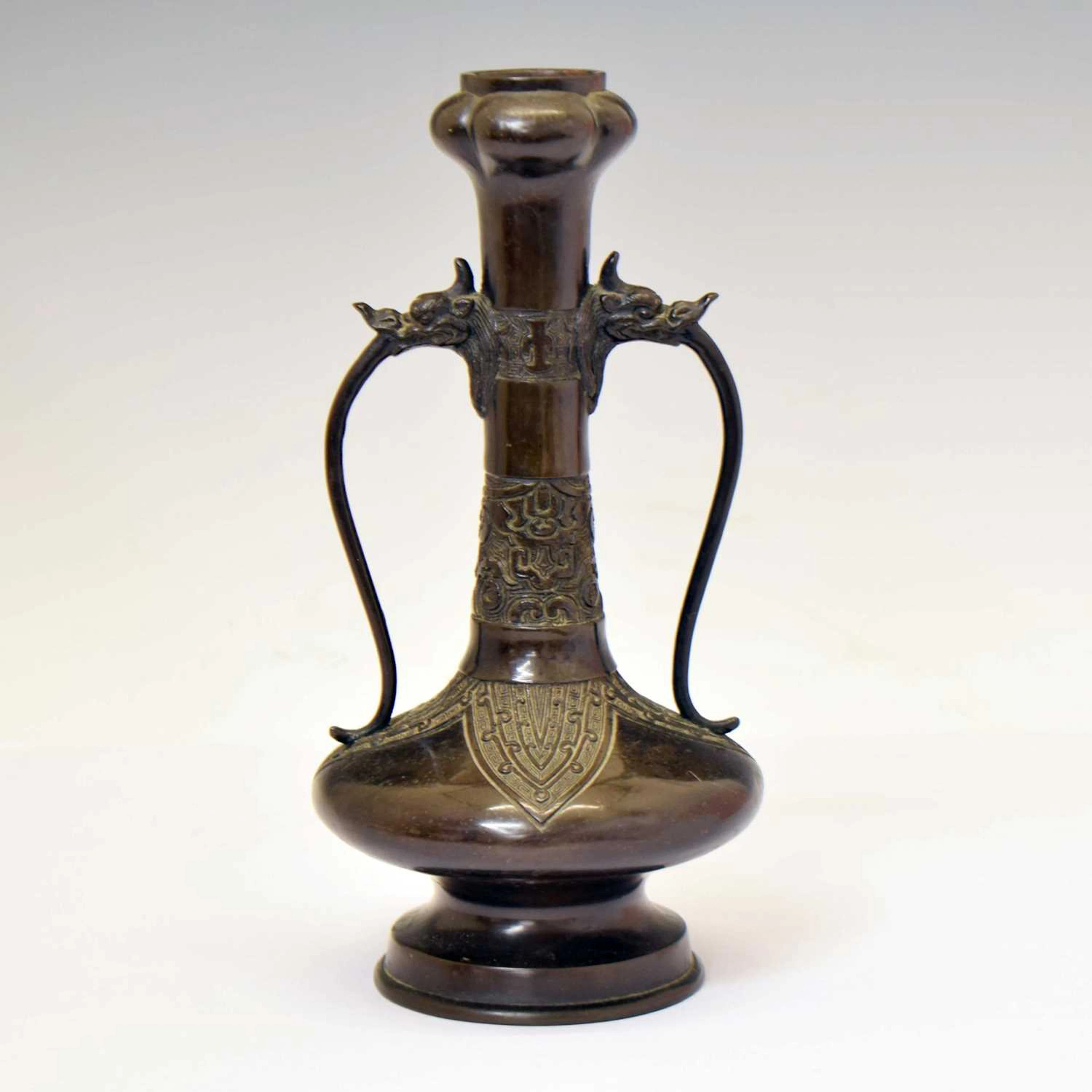 Chinese bronze Archaistic 'garlic mouth' vase, late Qing dynasty